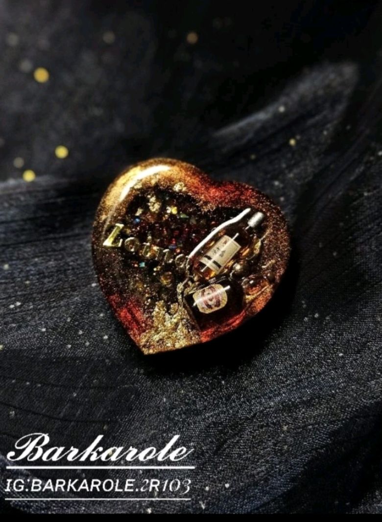 〔Barkarole🥀〕客製化文字[ 迷醉秋色] 手工滴膠流沙吊飾  ｜heart shaker、收藏、送禮