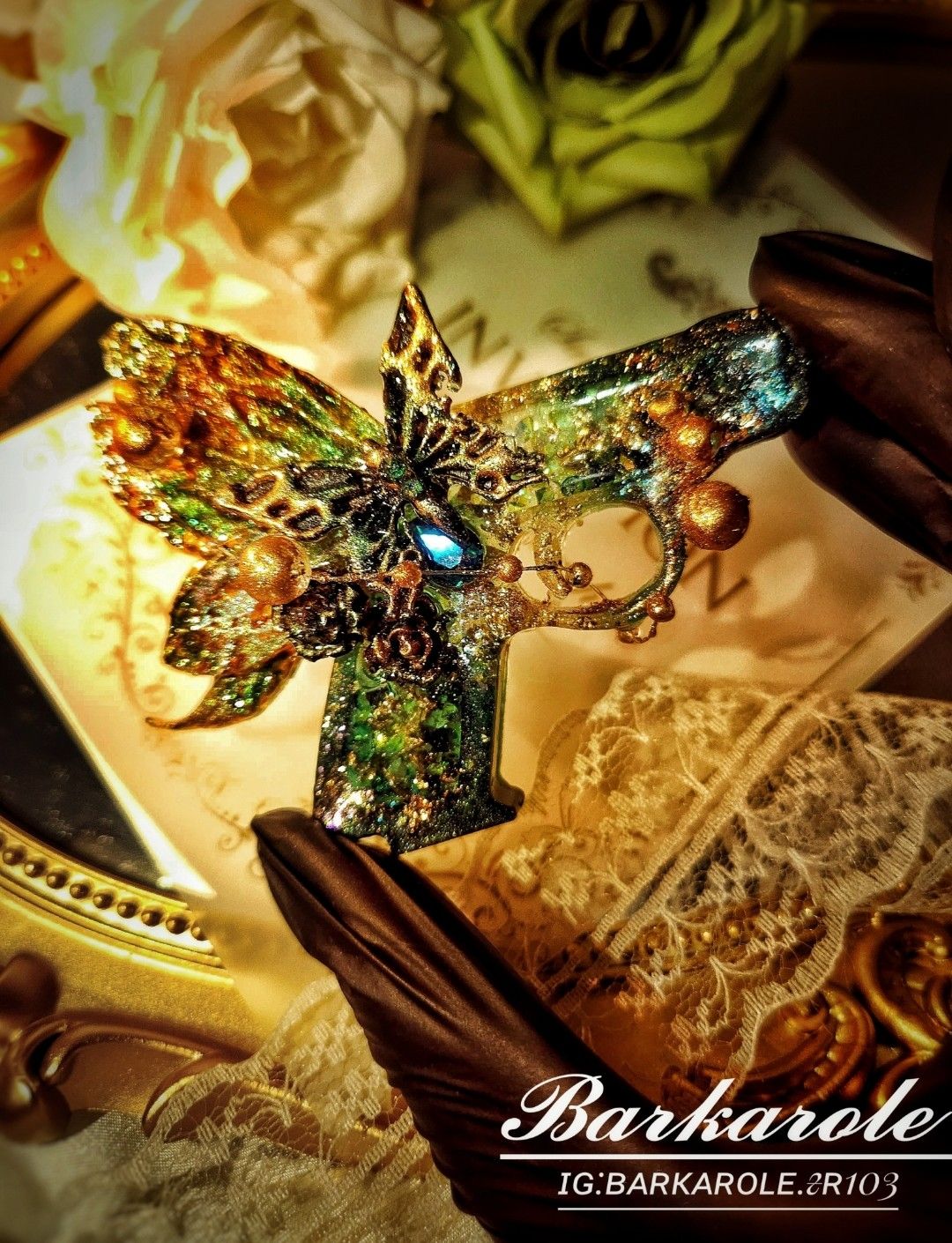 〔Barkarole🥀〕預購 「綠暮森林系列-金森之銃」 手工滴膠流沙吊飾 ｜收藏、送禮