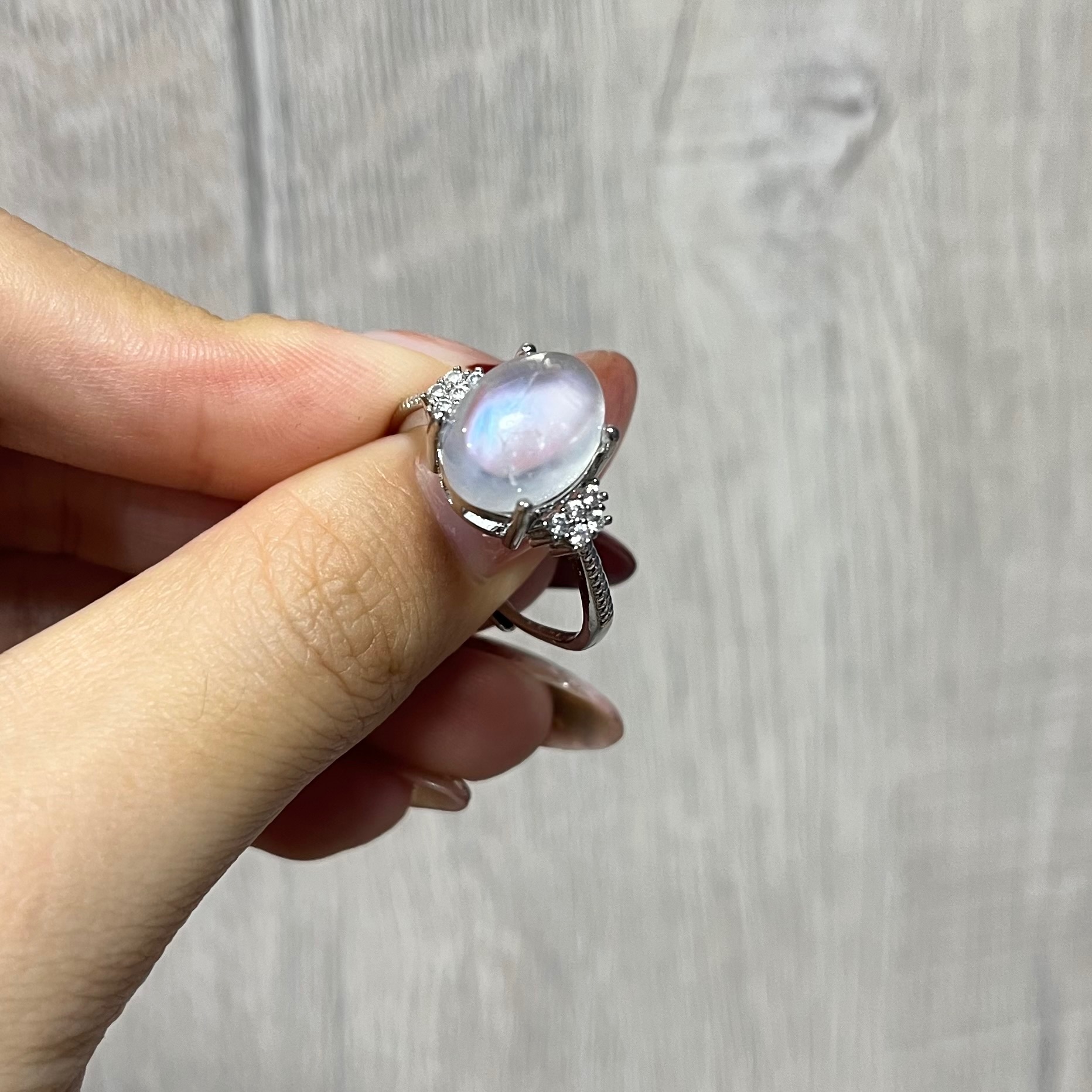 藍光閃閃✨藍月光大蛋面戒指💍