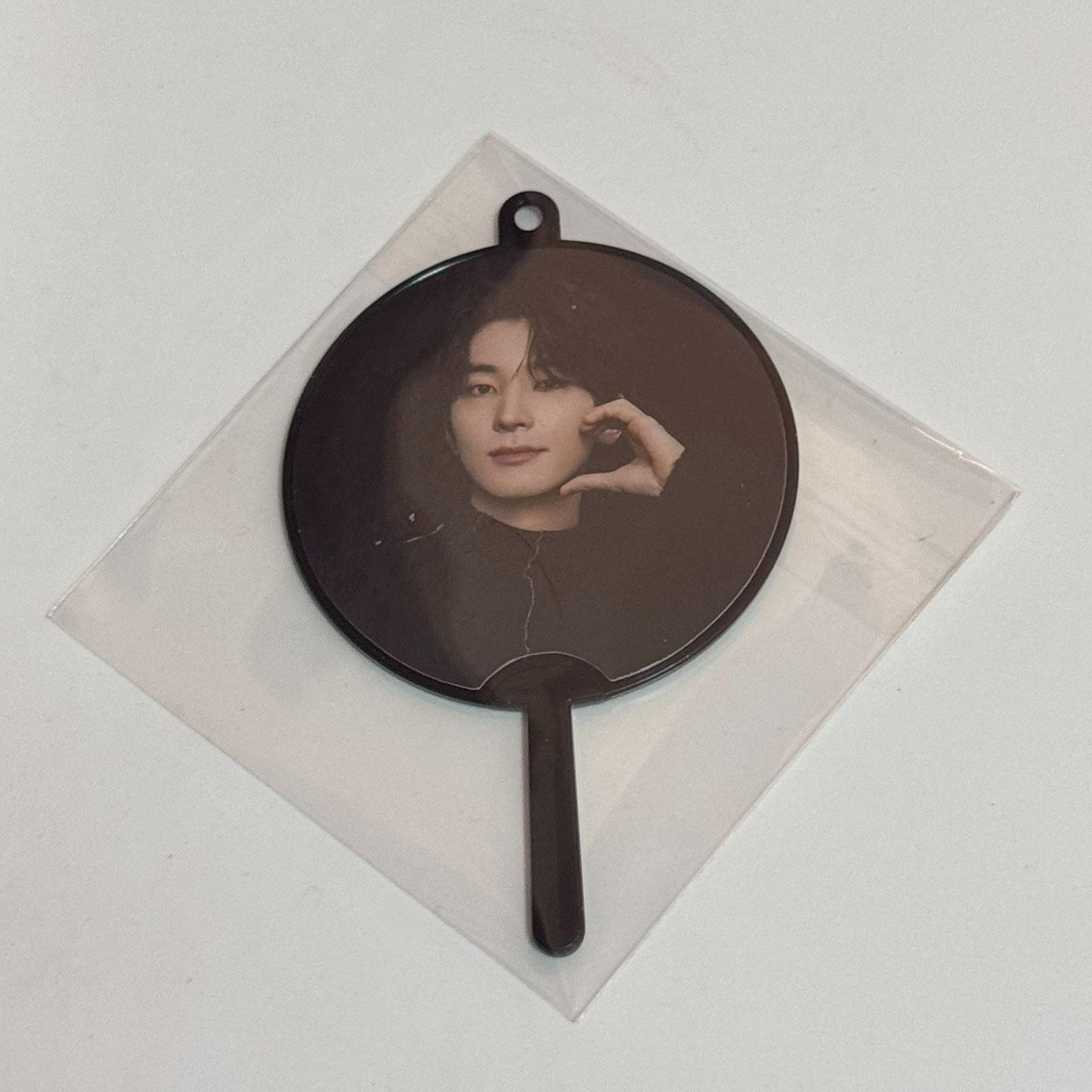 FOLLOW AGAIN隨機小黑扇-圓