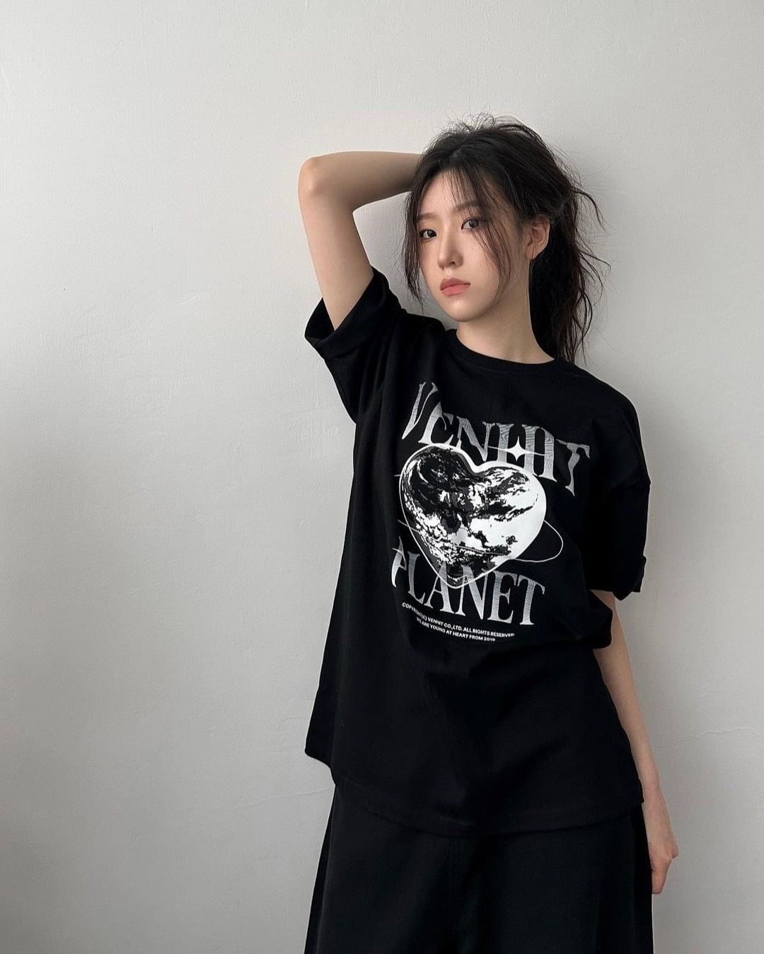 VENHIT 黑色星球短袖 共三色