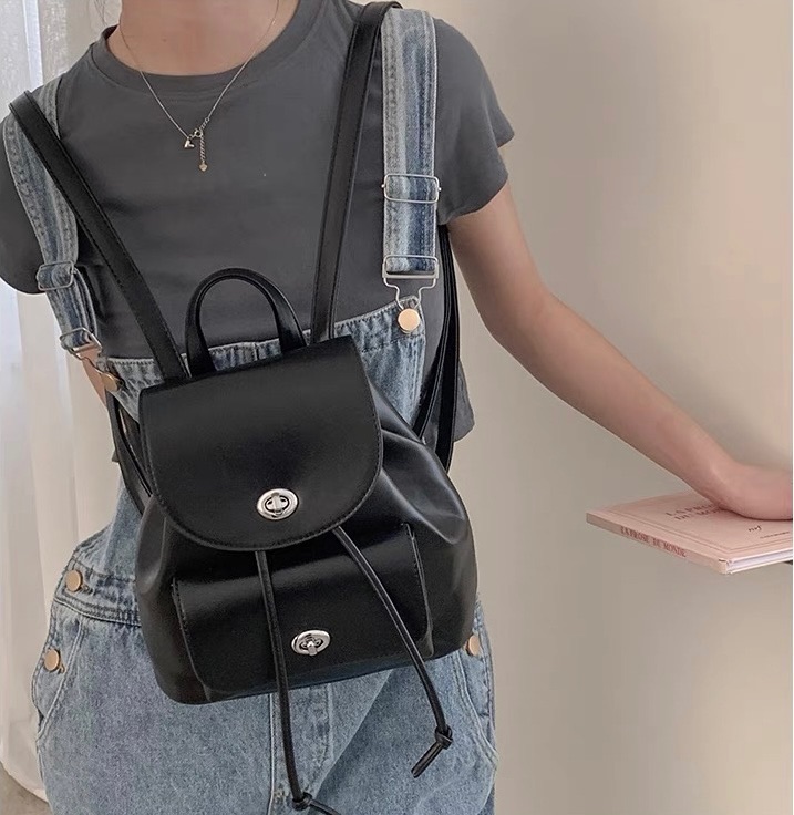 大容量復古感✨復古英倫風後背包✨/洋氣復古/可放長夾/可調背帶/簡單時尚/黑色百搭/不退流行/後背包/女包