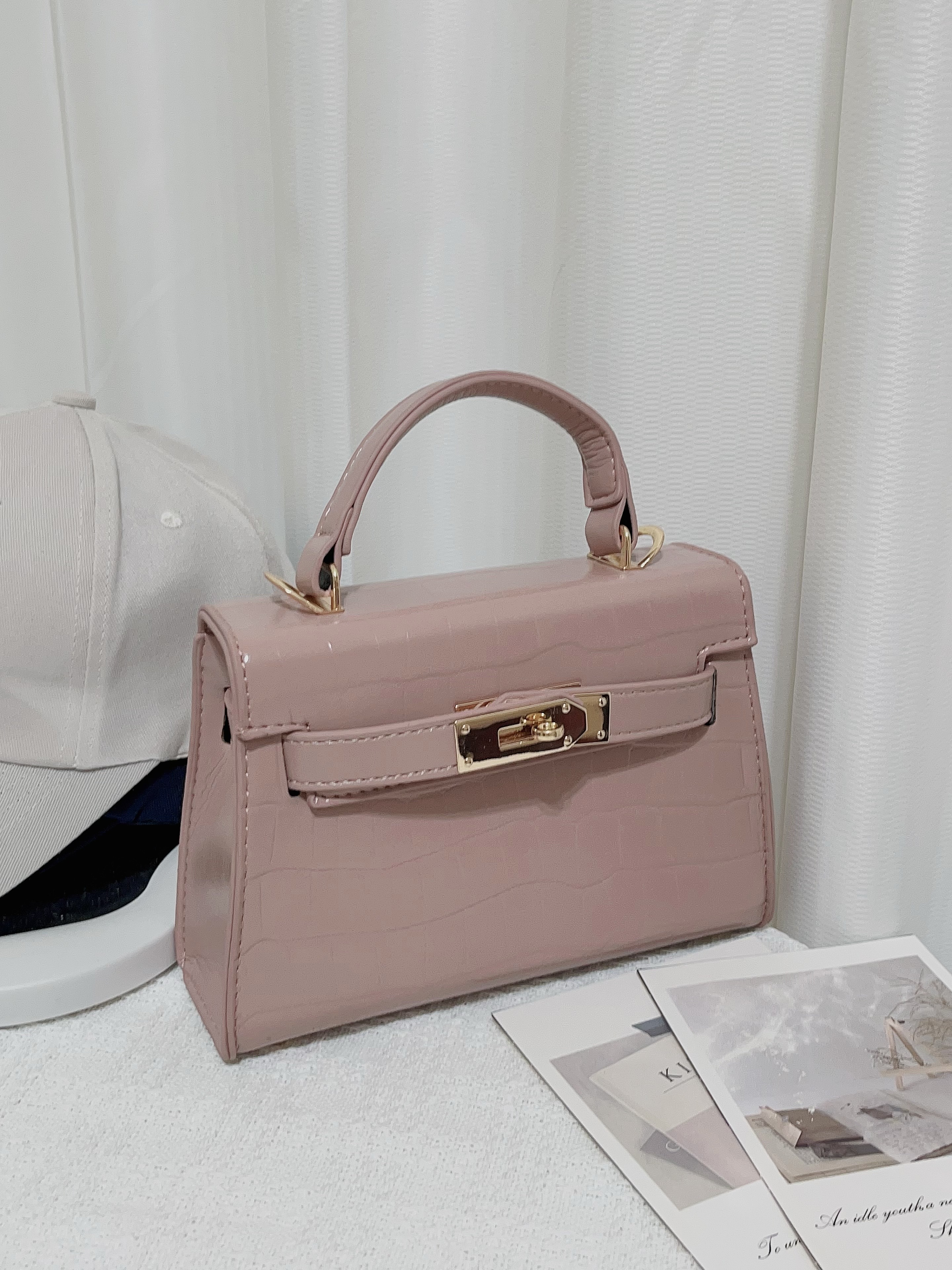 高級質感公主款✨漆皮石頭紋凱莉包✨/亮麗外型/高級優雅/超美玫粉色/底部防磨釘釦/手提包/肩背包/輕奢風/凱莉包/女包