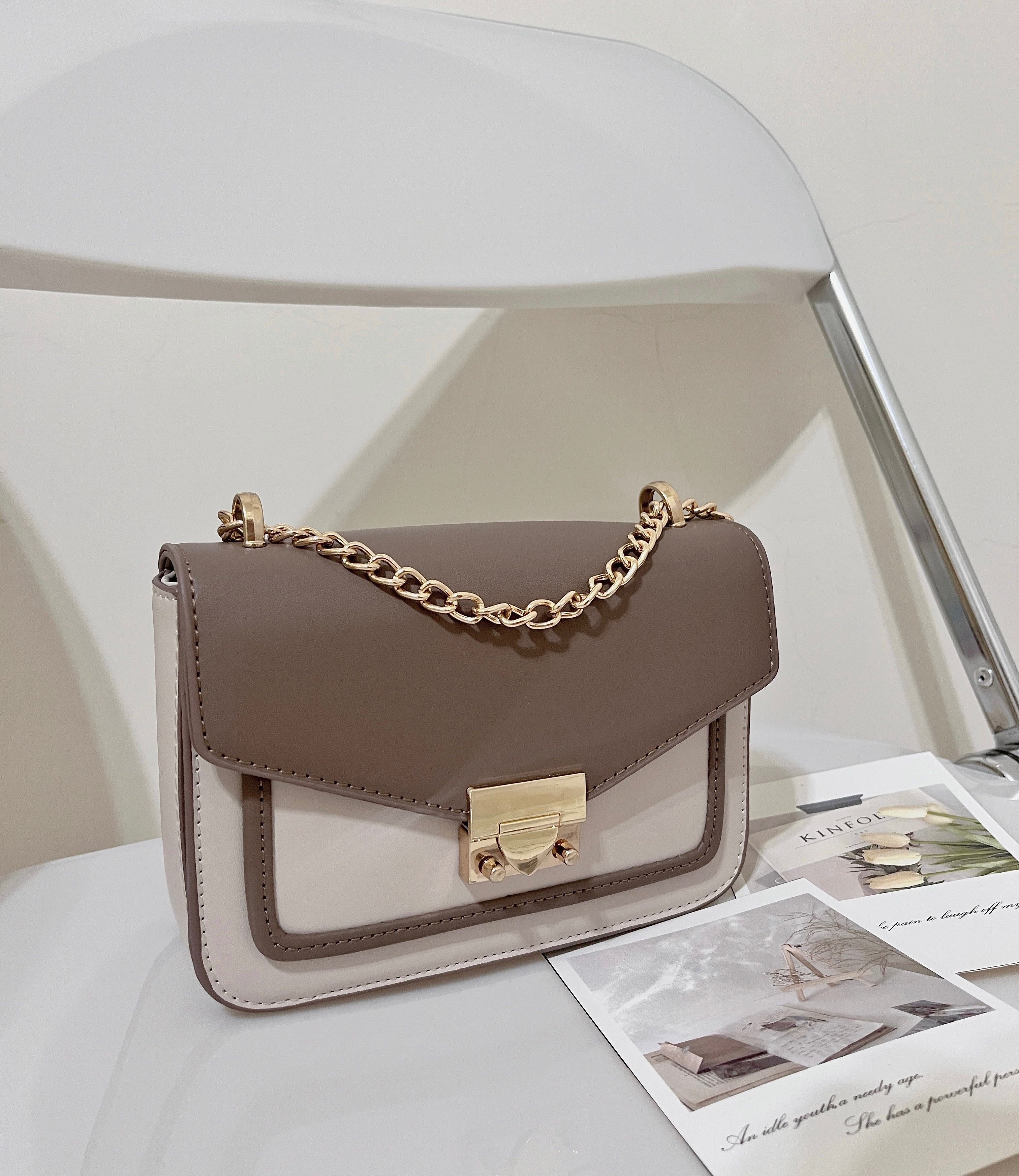 焦糖甜蜜配色✨翻糖撞色信封包✨/兩種背法/復古金色鏈條/溫柔小姊姊必備/甜美穿搭/質感外型/信封包/女包