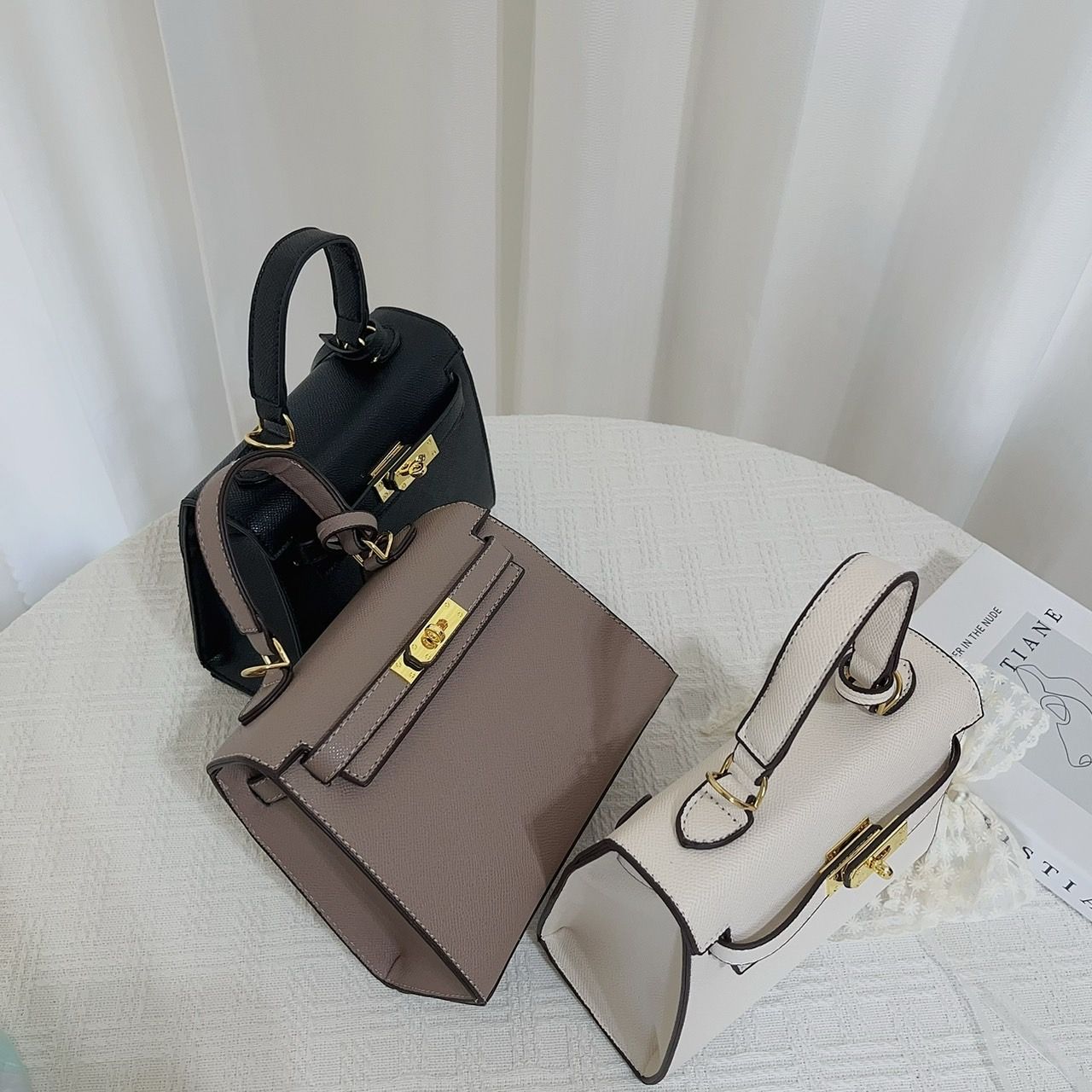 增厚版型✨重工車縫線 輕奢凱莉包✨/空間增大/可斜背/駕馭多風格/個性感/甜美風/甜酷/女包/手提