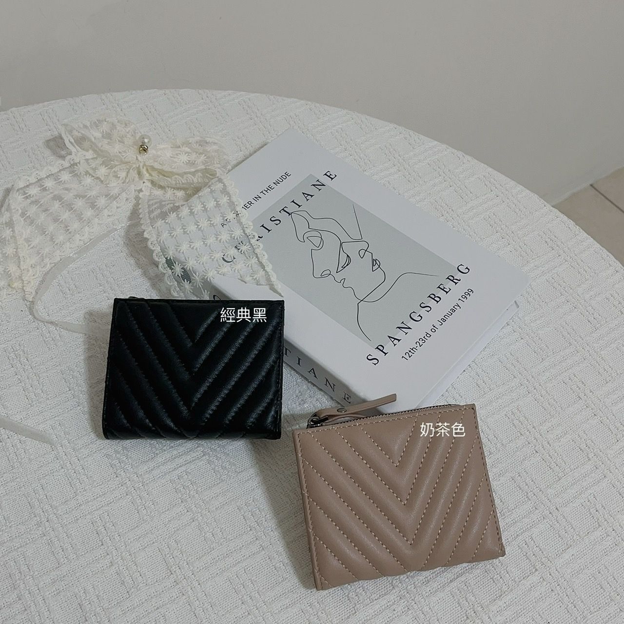 輕熟風✨小羊皮山形紋短夾✨/加大零錢格/柔軟羊皮/親膚皮革感/溫柔奶茶/小包必備短夾/女短夾