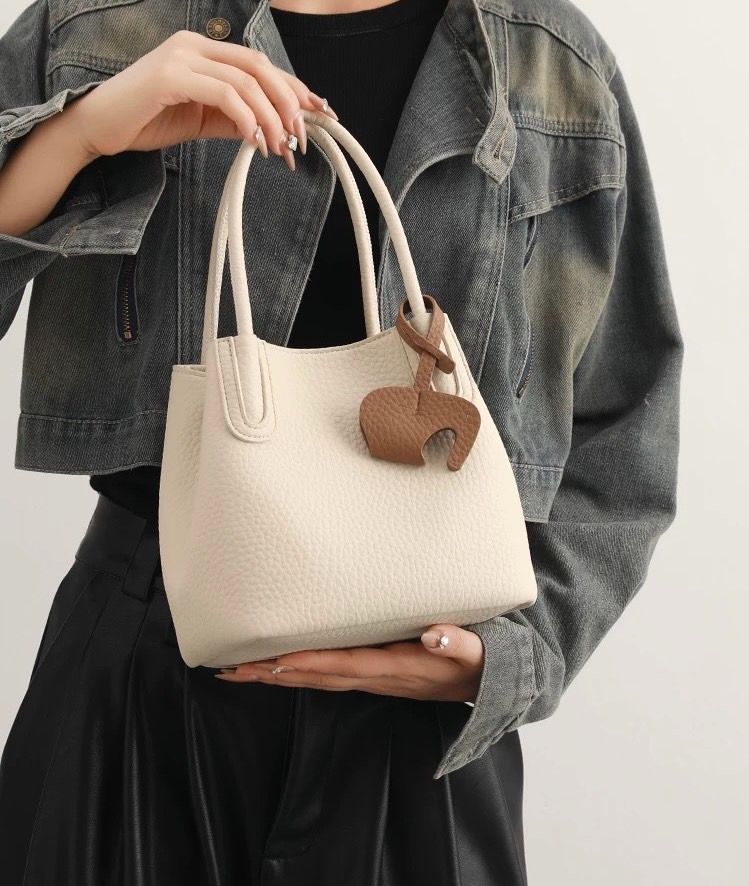 實用好裝✨ 牛皮托特水桶包 ✨牛皮包包/真皮包包/側背包/肩背包/女包/托特包/水桶包/時尚包包/平價女包/包包/大包包