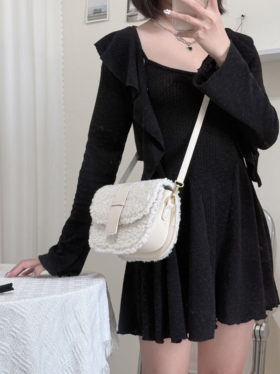 暖呼呼✨ 羊羔毛馬鞍包 ✨羊羔毛包包/冬天包包/奶茶色包包/側背包/肩背包/女包/馬鞍包/可愛包包/平價女包/包包