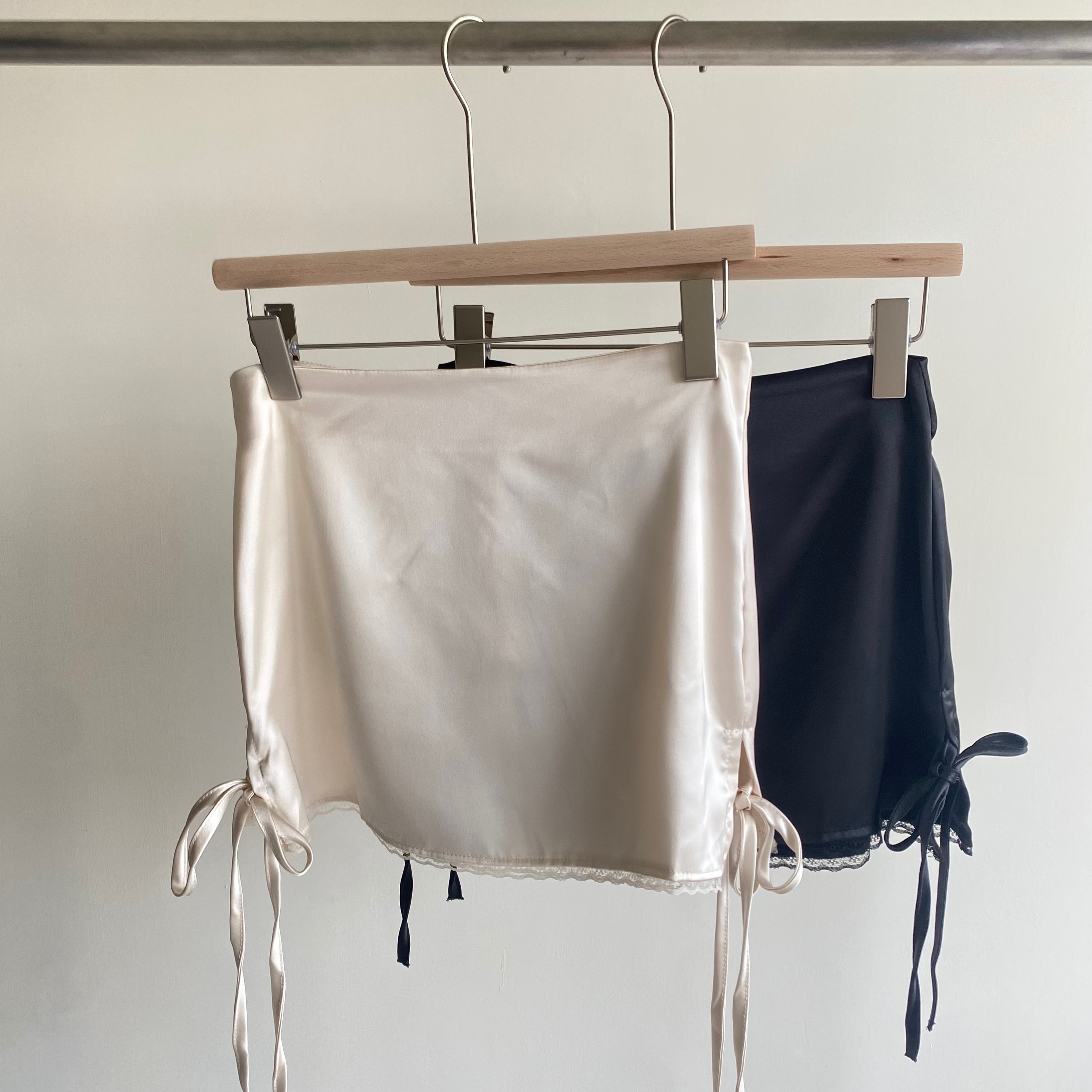 緞面光澤蕾絲綁帶蝴蝶結裙 *2色