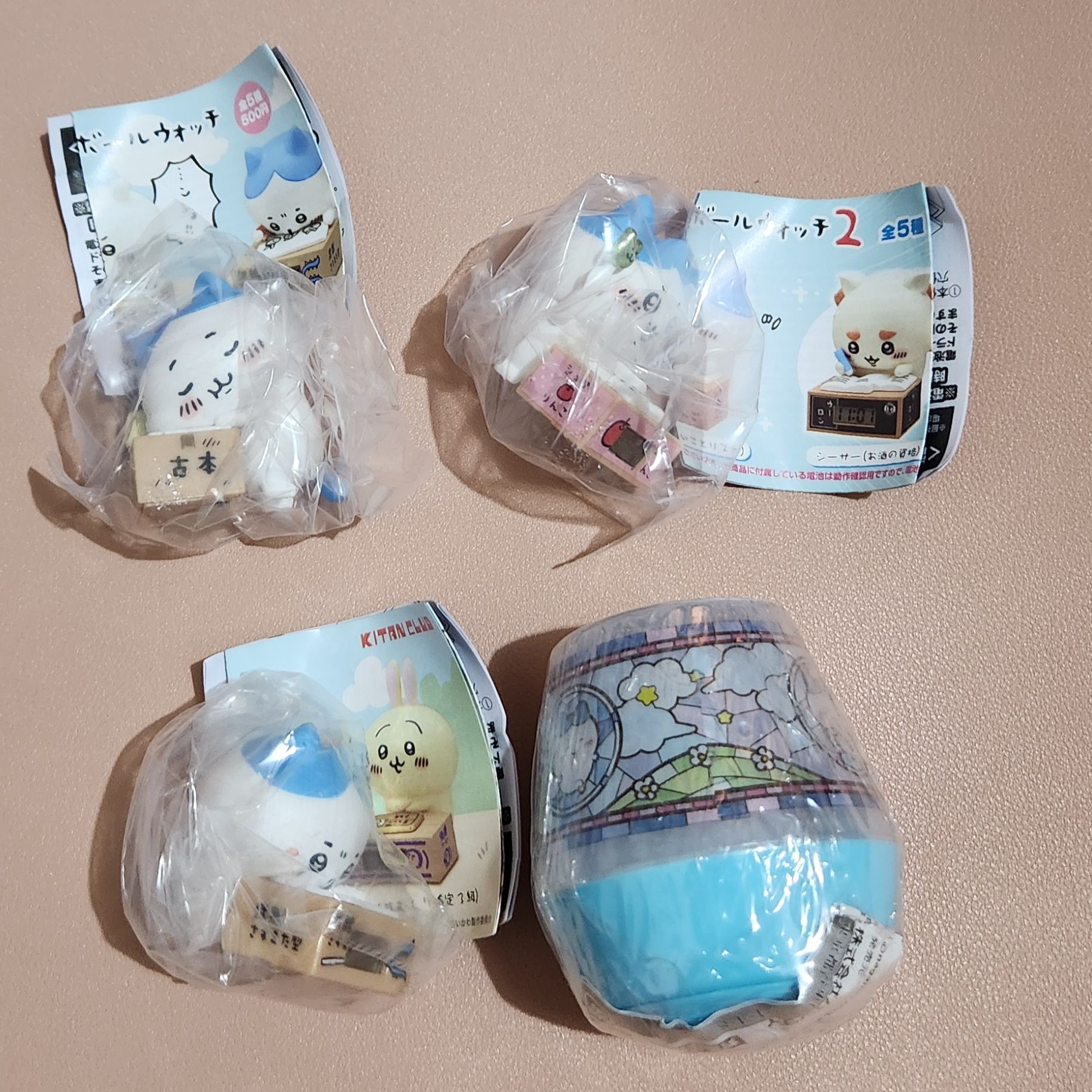 ちいかわ小八 時鐘扭蛋 檯燈組