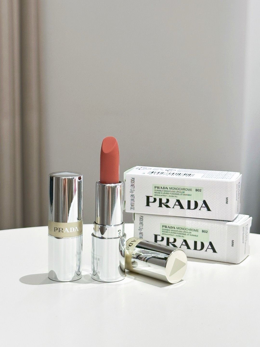 ＜一周左右到貨＞P r a d a Monochrome 霧面唇膏 1.3g