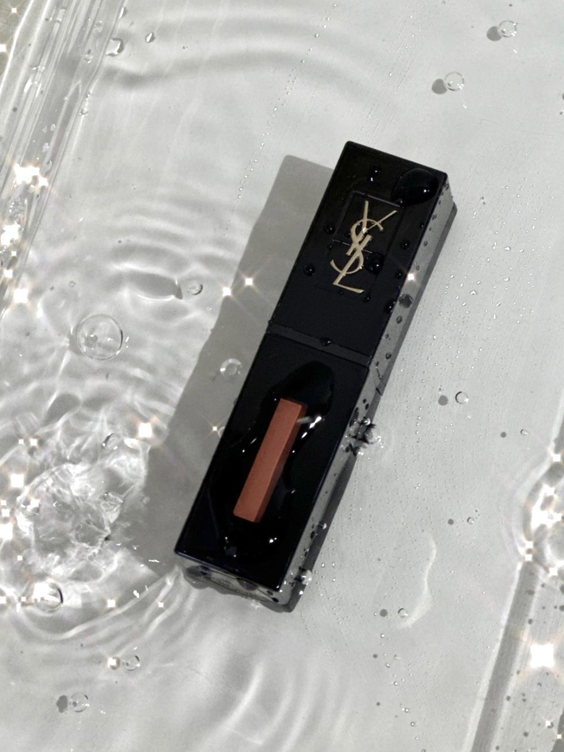 ＜預購＞YSL 奢華印記鎖心光唇釉