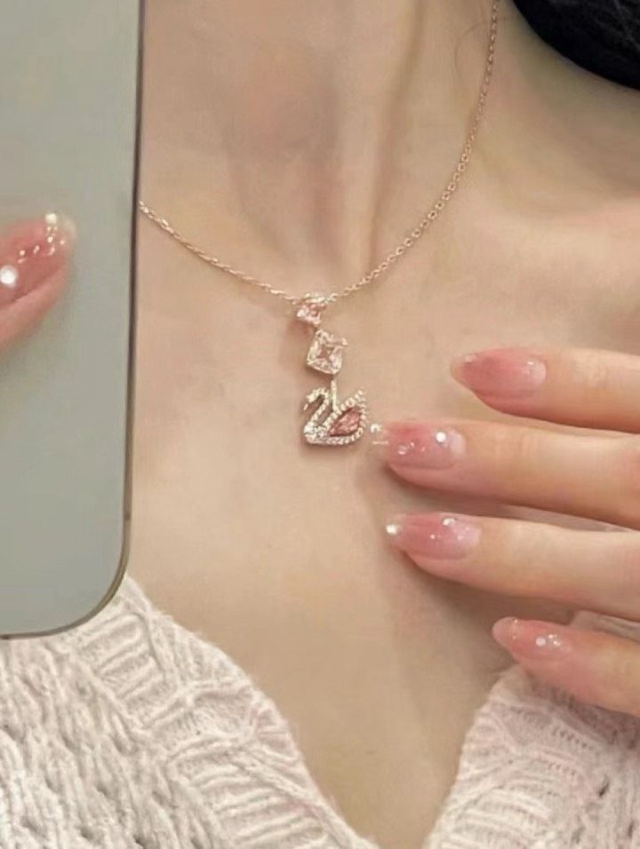 七夕推薦!!＜預購＞施華洛施奇 粉天鵝方鑽項鍊