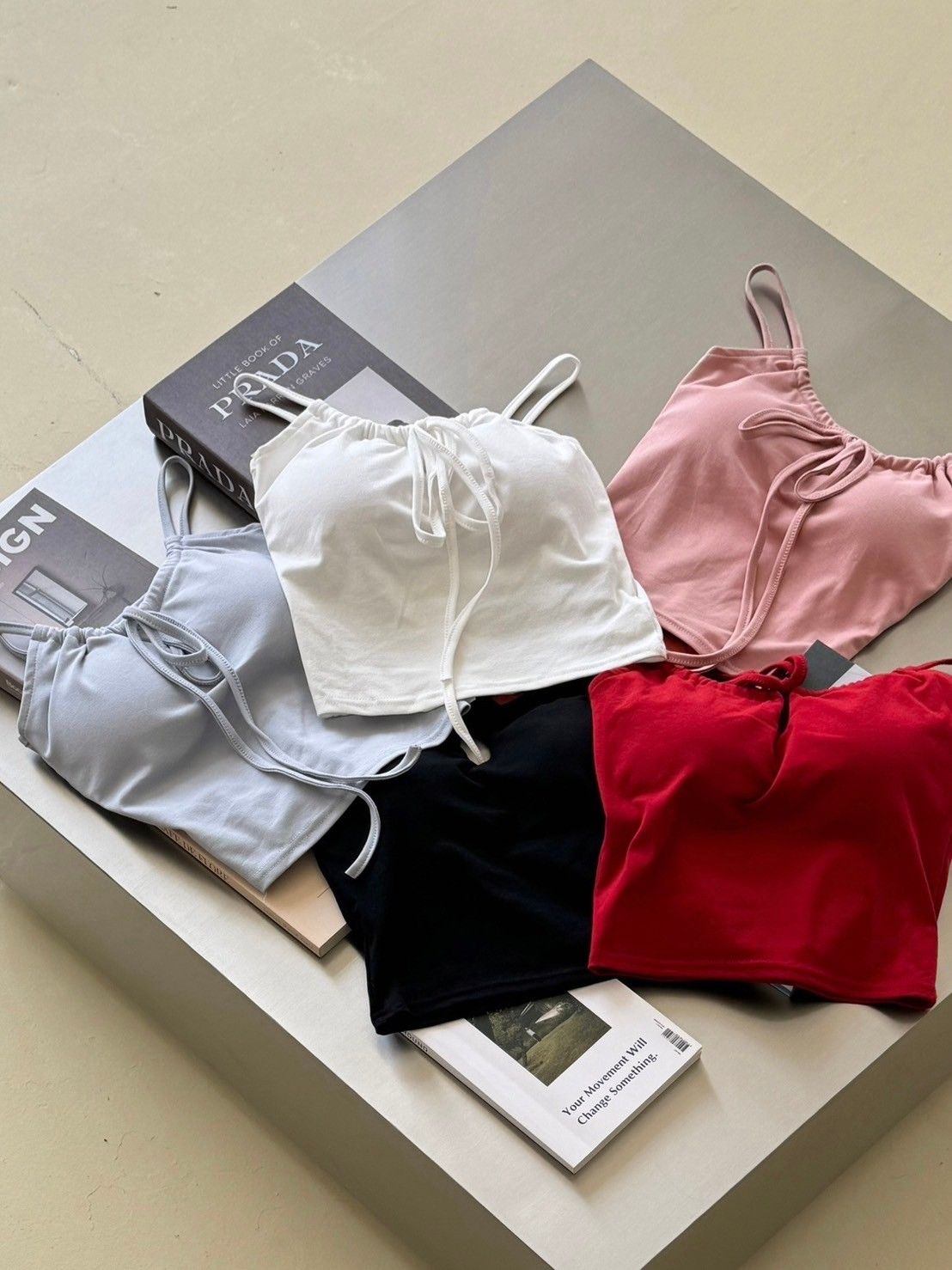 𝑶𝑱𝑰𝑮 鏤空綁結設計胸墊背心