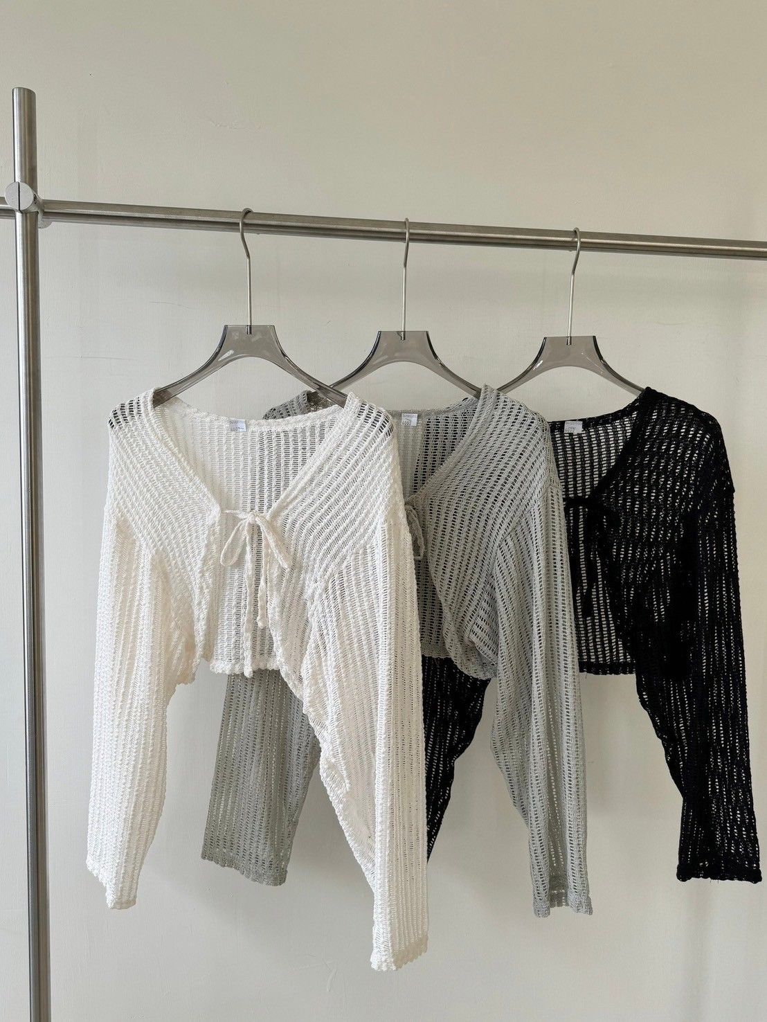 𝑶𝑱𝑰𝑮 綁帶簍空防曬外套 罩衫