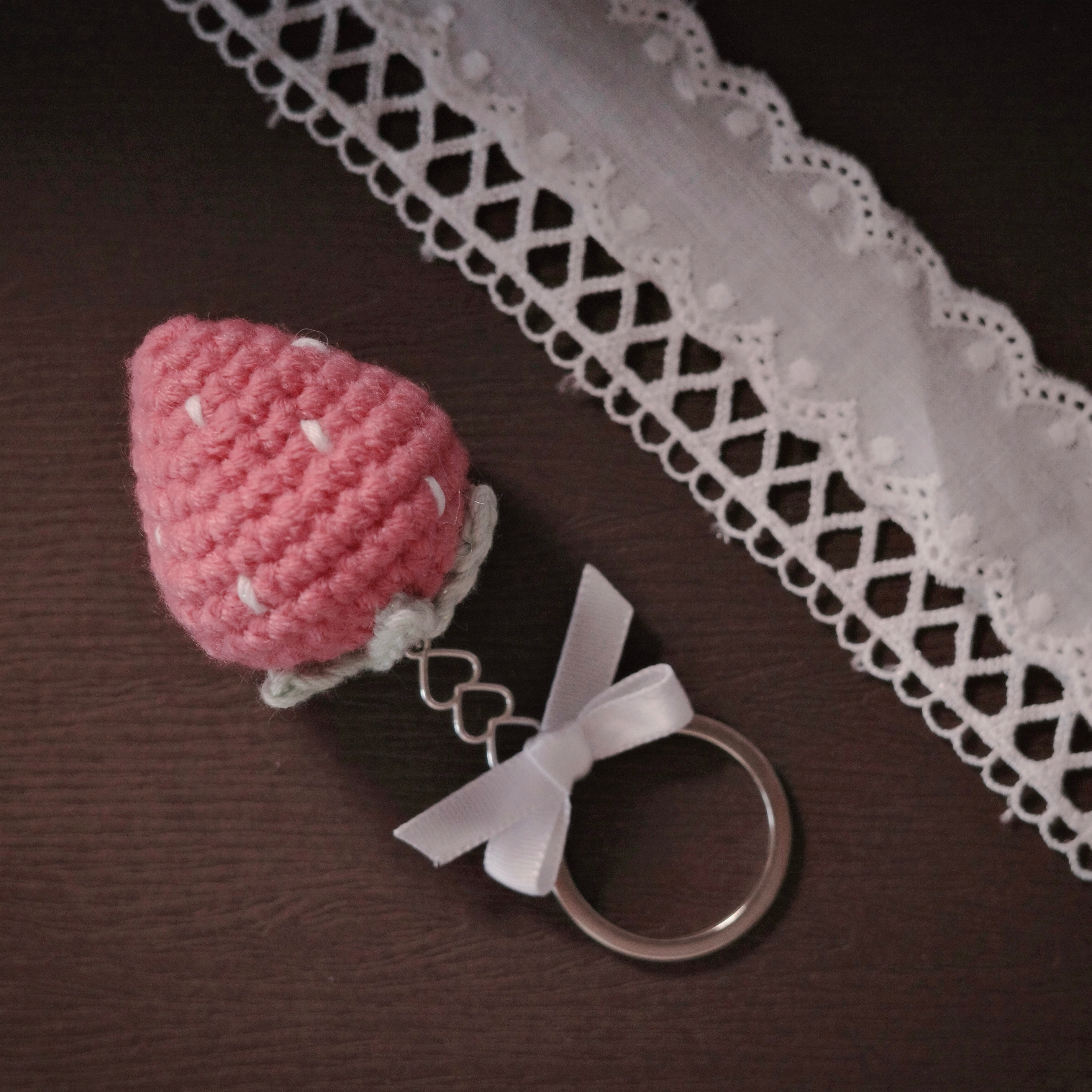 蝴蝶結草莓鑰匙圈‧🍓🧺