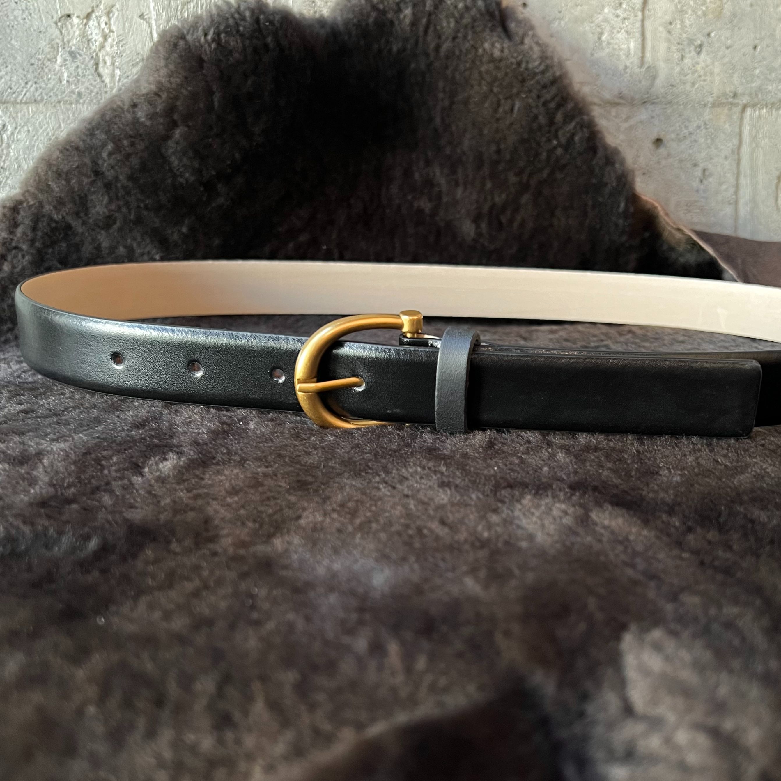 2.5cm寬皮帶  21.細緻黑