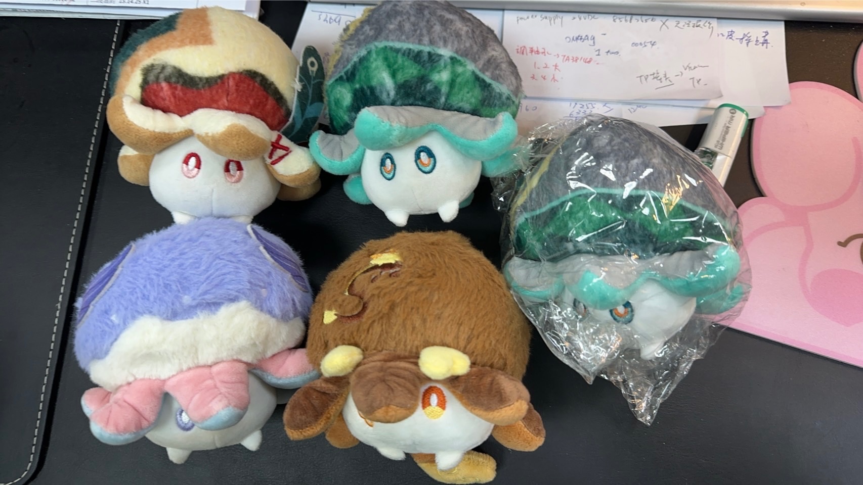 二手同人娃（拆封擺出在櫥櫃內）