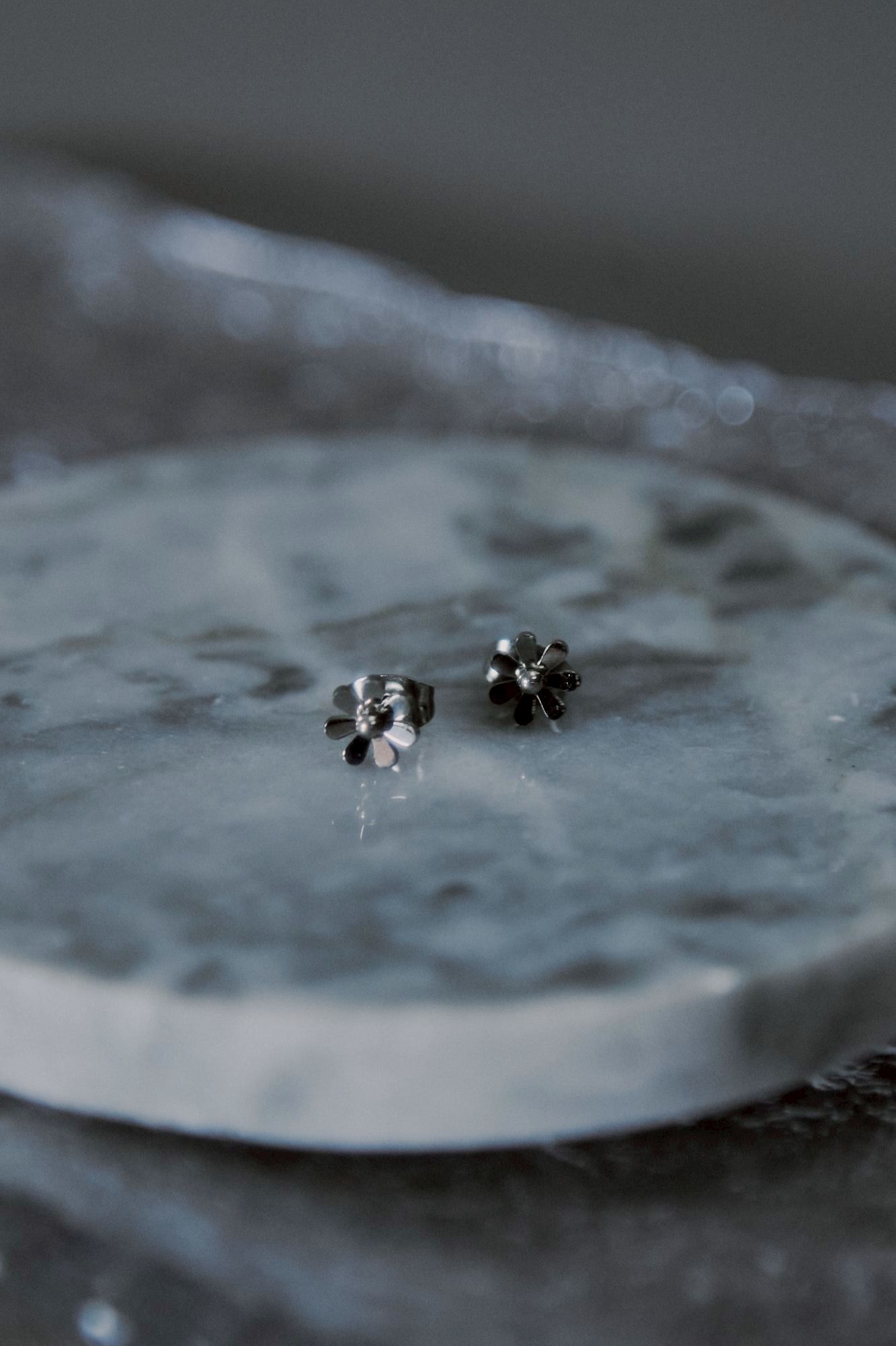 【現貨】電波銀河鋼製立體迷你小巧花朵穿耳式耳環