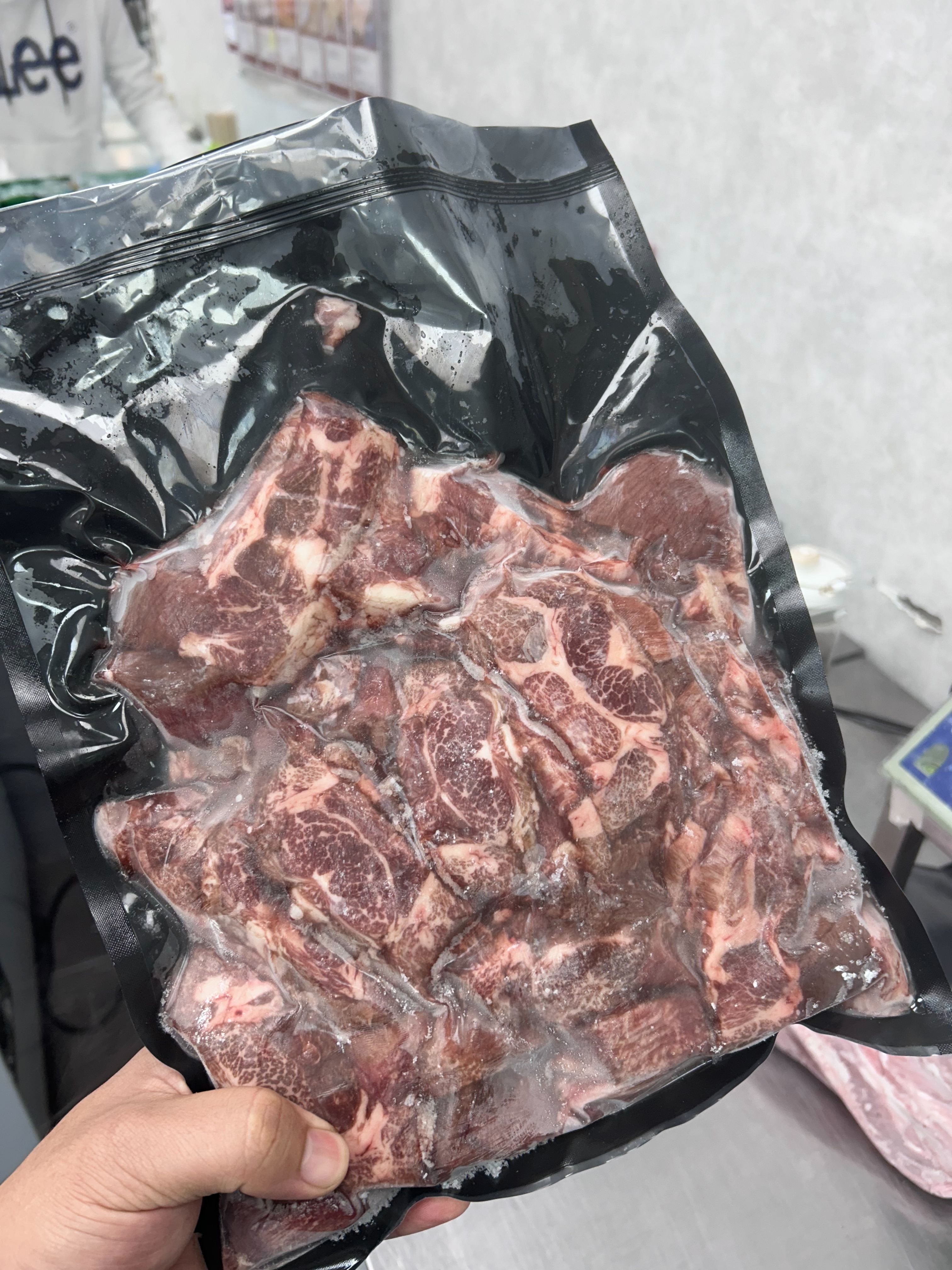 牛舌下燉煮肉1公斤