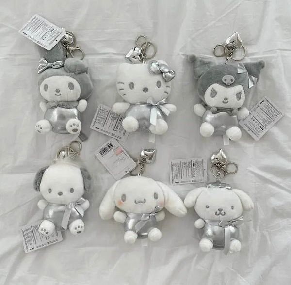 ＜現貨＞韓國限定販售 三麗鷗 銀色小吊飾