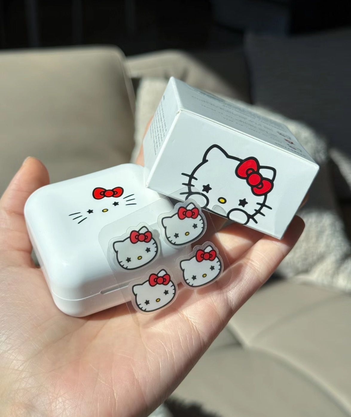 ＜預購＞STARFACE x  HELLO KITTY 痘痘貼 歐美限定 歐陽娜娜/小賈斯汀推薦