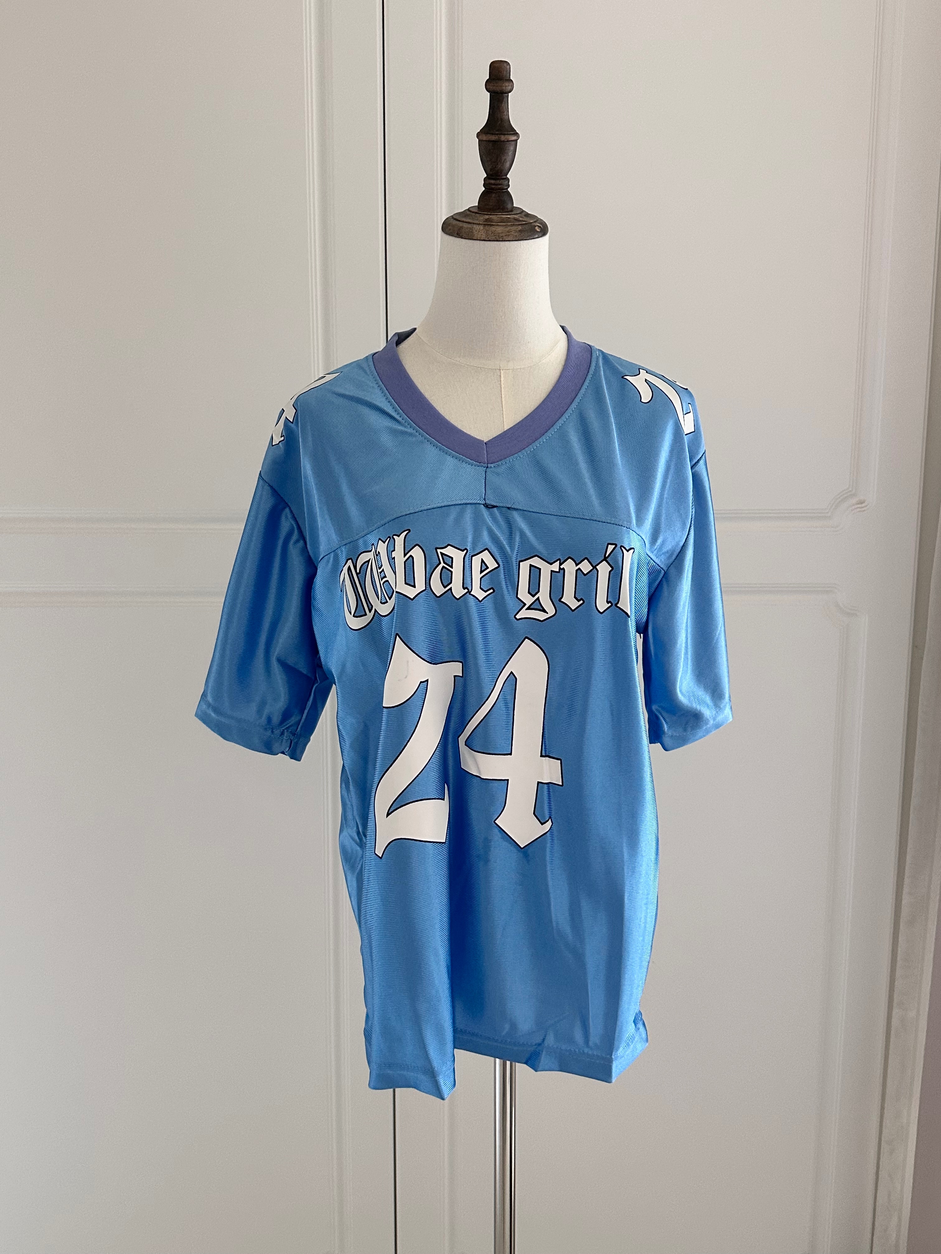 亮色系穿搭 不能錯過 回頭率最高的一款 藍色24球衣