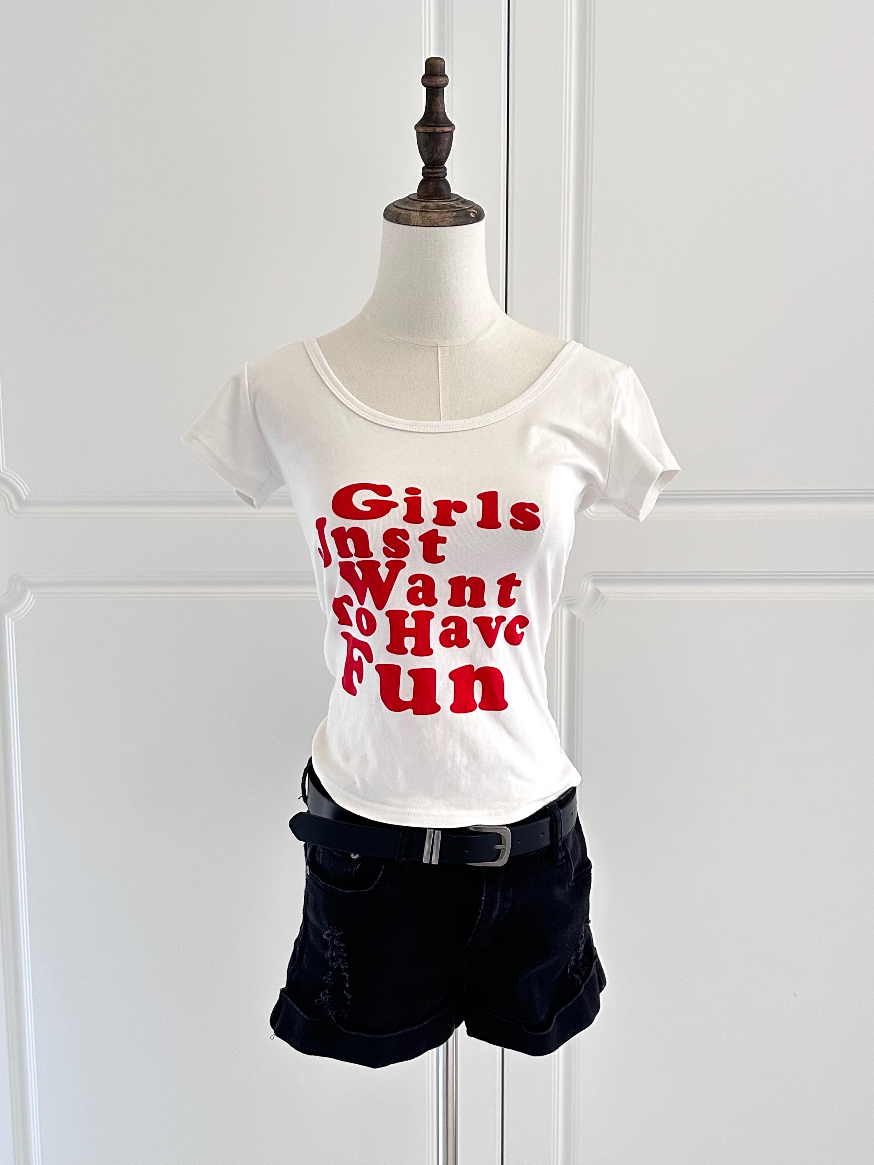本週新品｜Gril Just Want to have fun 復古紅 白色短版 貼身顯身材