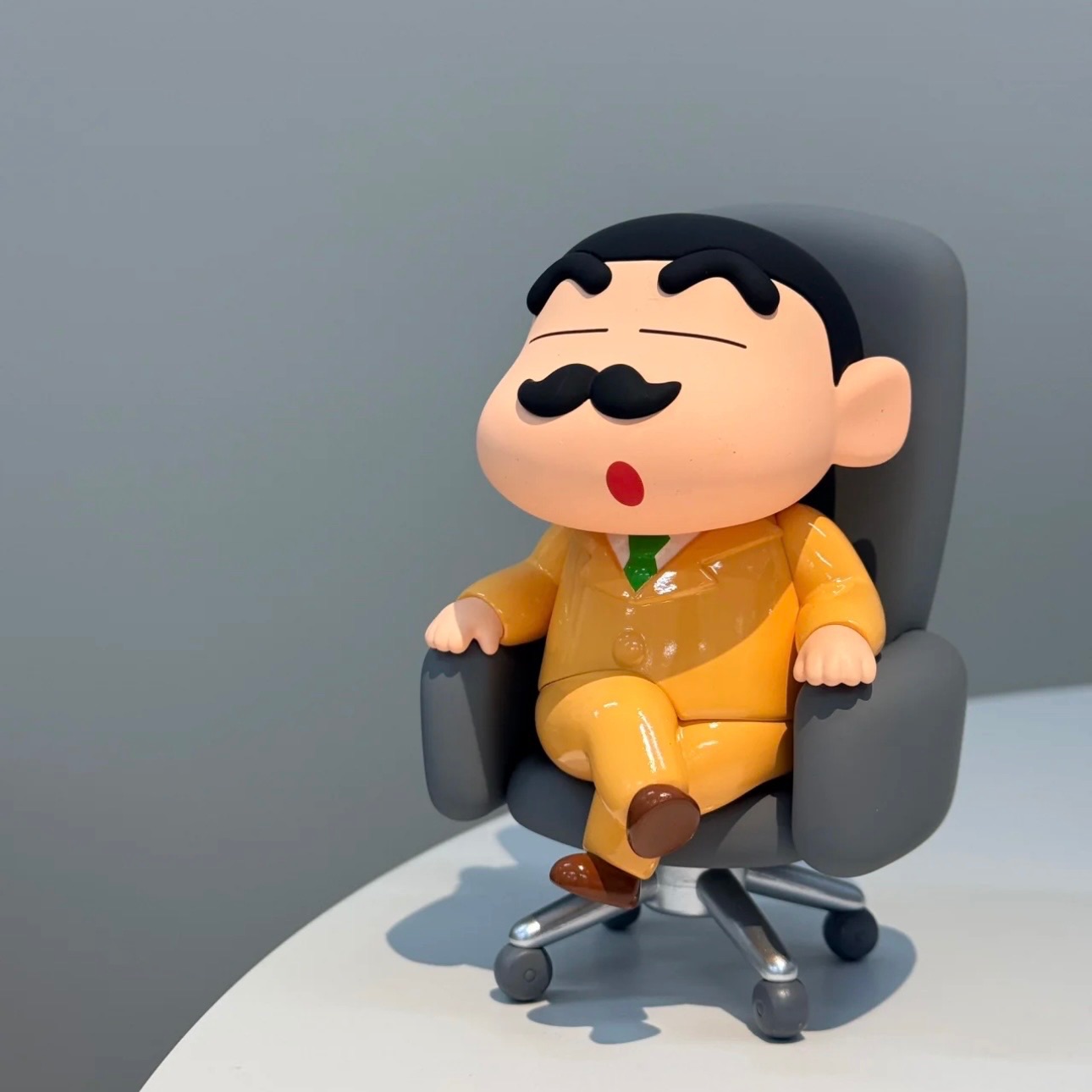 正版董事長小新擺件💼