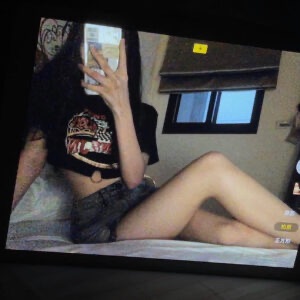美式辣妹風格短T
