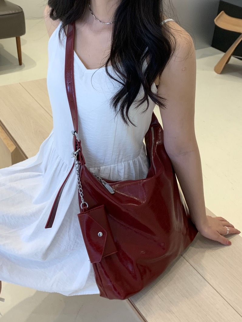 Velpro 現貨+預購｜紅色自留.ᐟ.ᐟ韓版亮皮小眾托特包♡腋下包 斜背包 側背包 休息 大容量