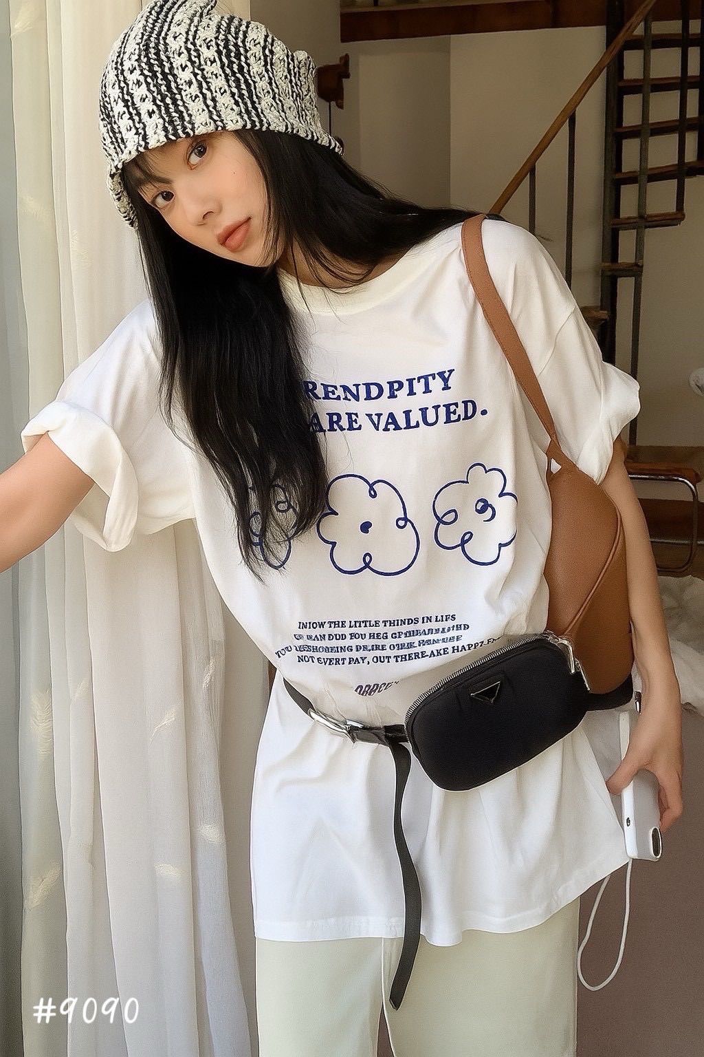 colette.yu♡ 預購｜韓系三朵花插畫寬鬆短袖