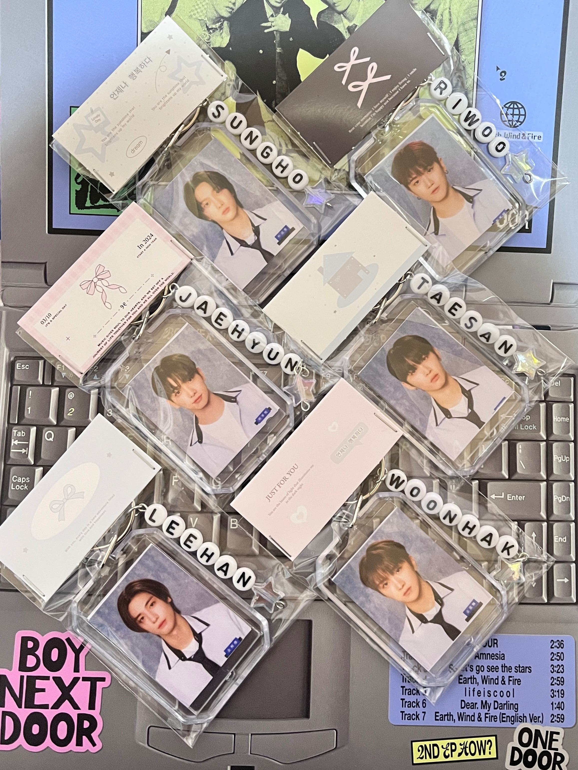 雙面證件照鑰匙圈（壓克力表面有些許刮痕，不介意再購買）