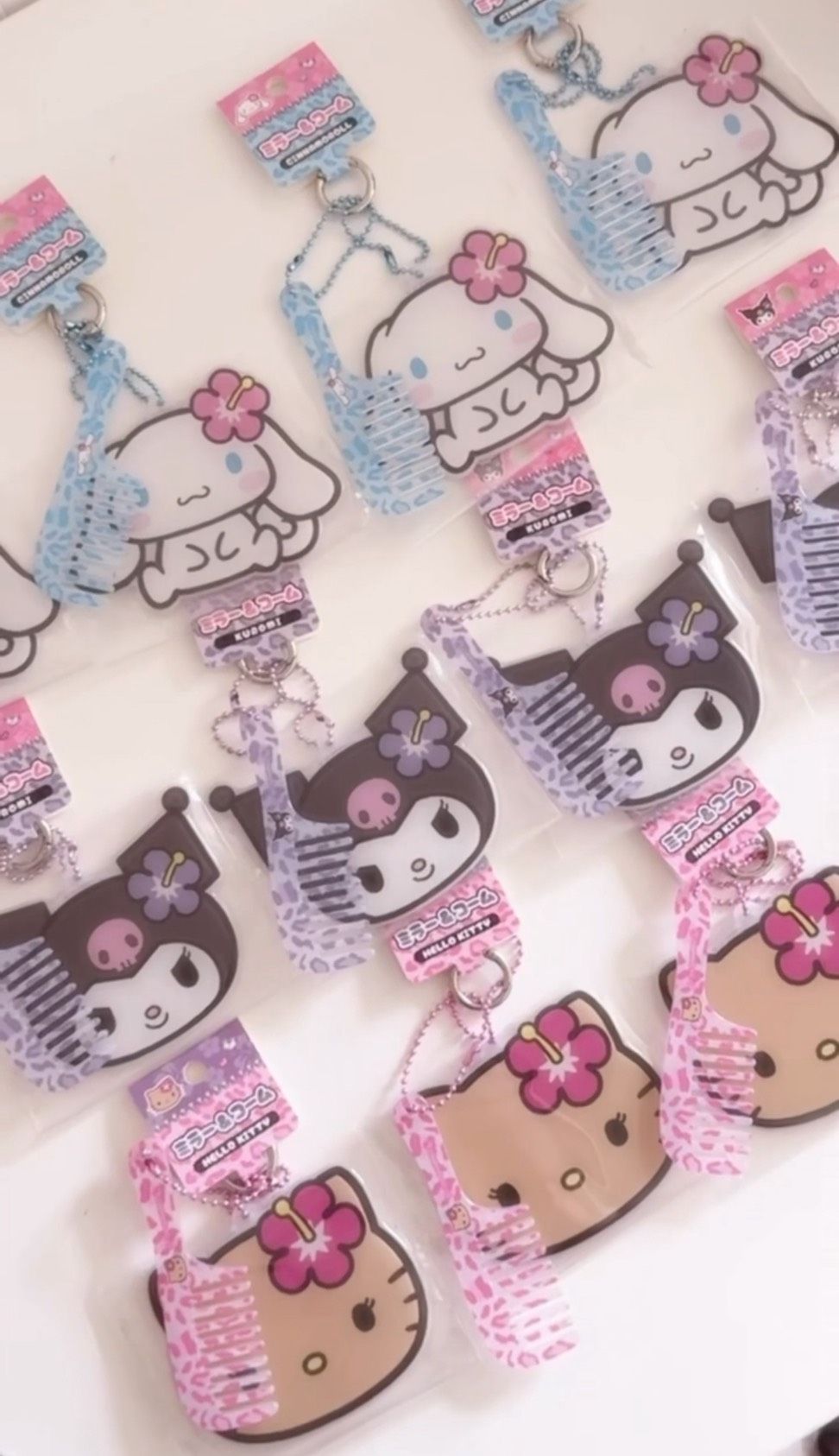 [現貨]日本三麗鷗造型鏡子+梳子組合吊飾（推推!!!!!）輕薄好攜帶