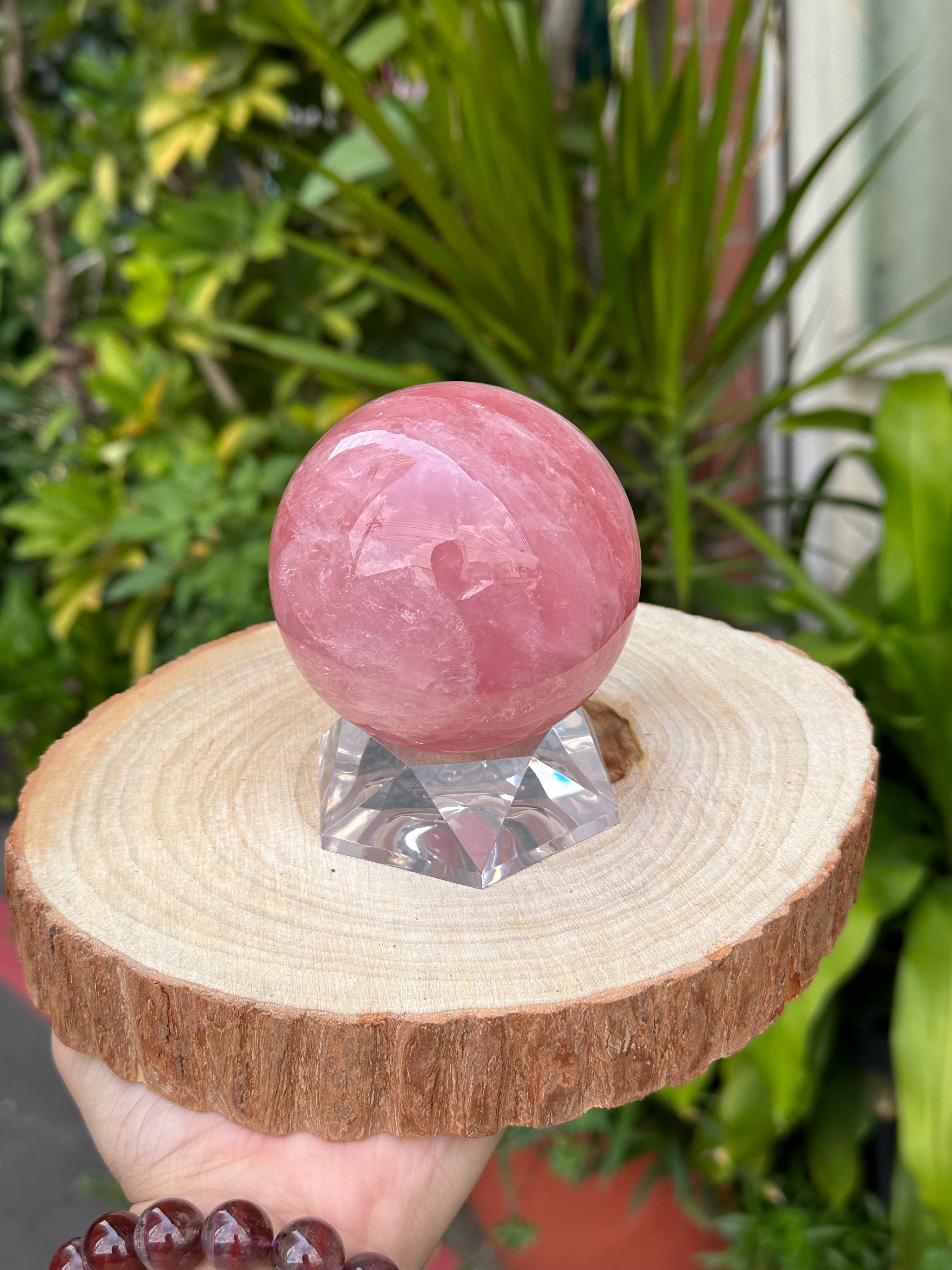 馬達加斯加粉晶球 7.7公分