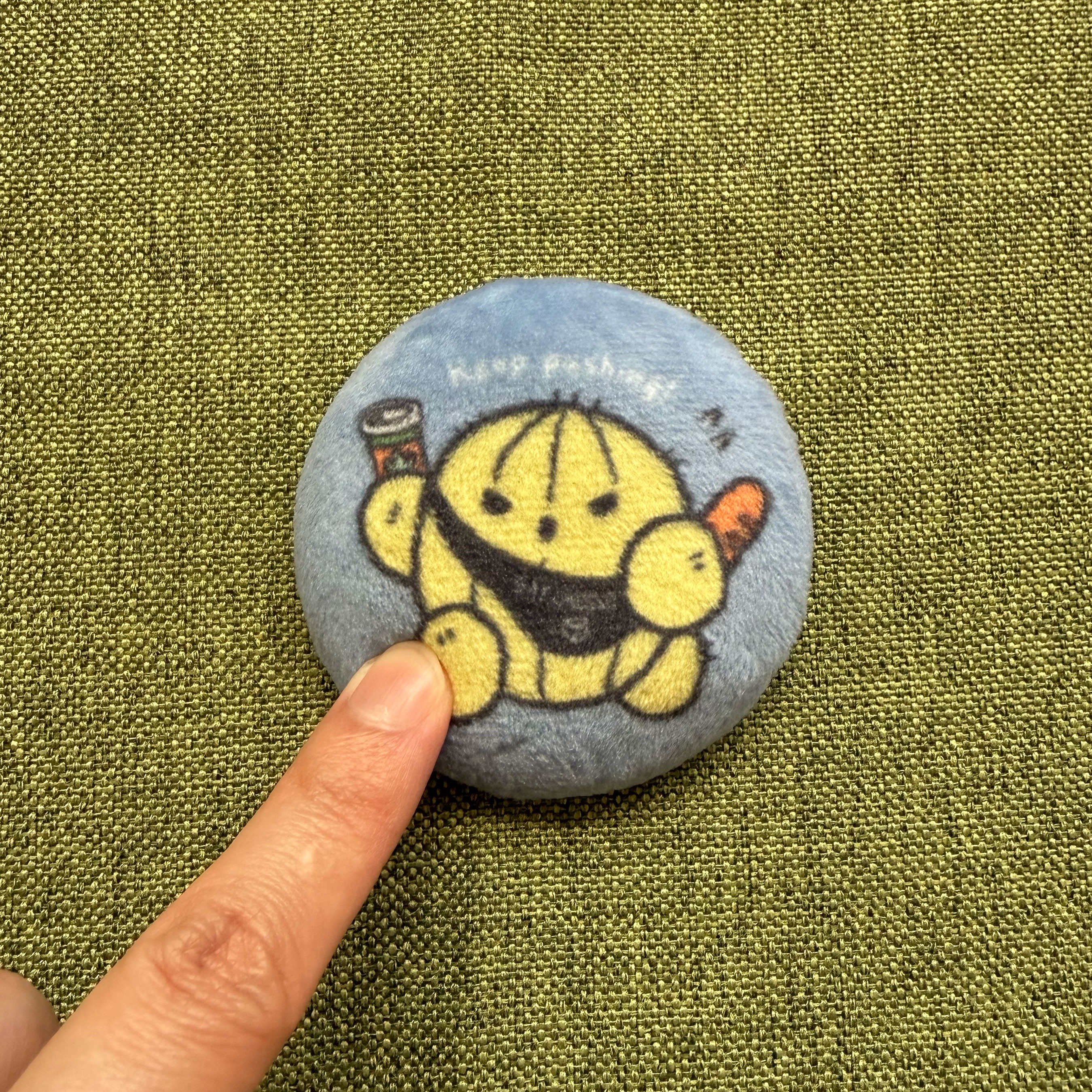 毛絨絨金琥胸章
