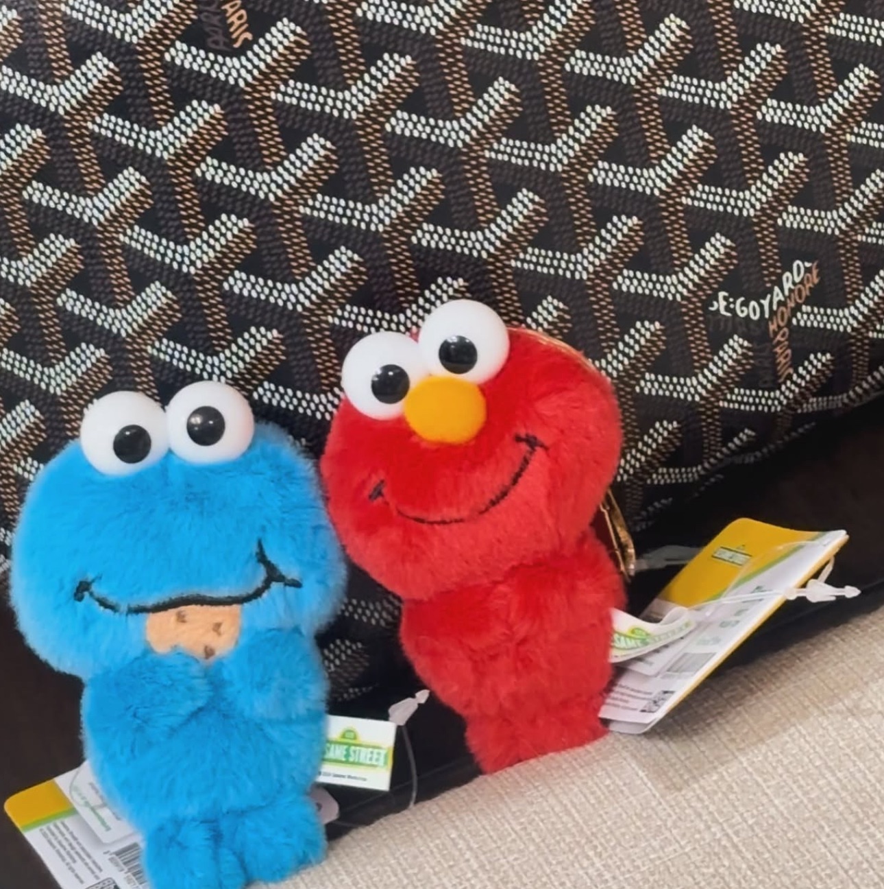 【首爾限定🇰🇷】 超級誠懇的大眼睛ELMO! 芝麻街娃娃吊飾鑰匙圈Elmo/餅乾怪獸