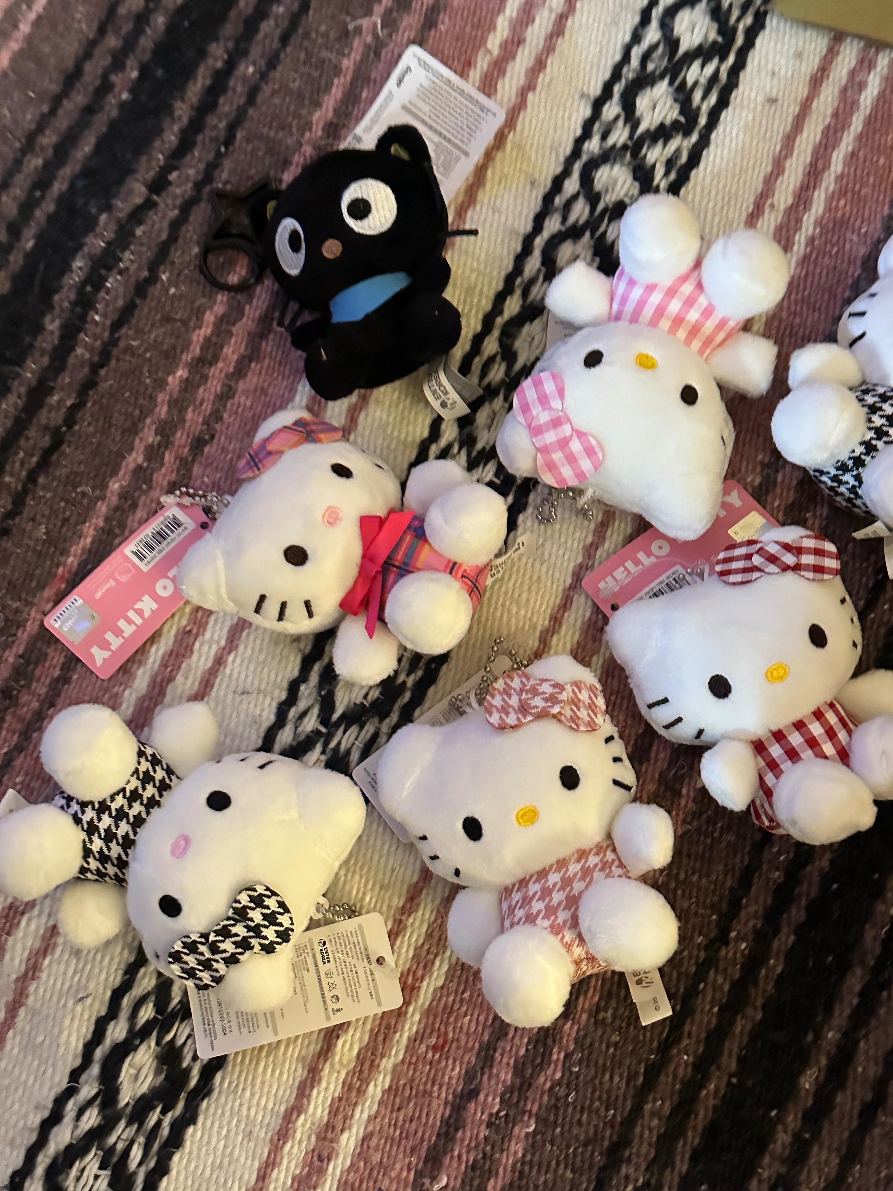 0111 一日優惠 ❤️‍🔥❤️‍🔥8cm千鳥格小香風Kitty