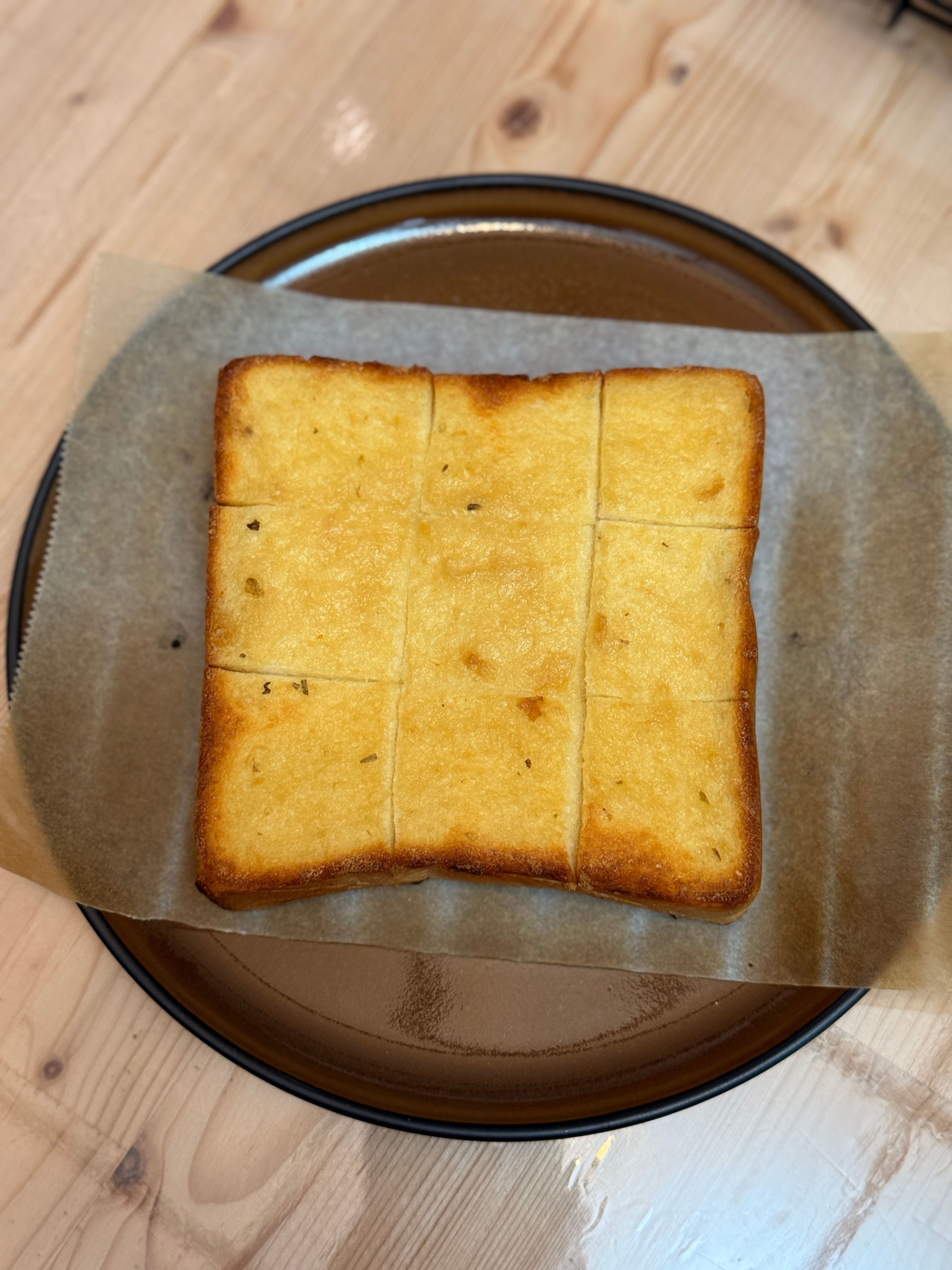 蒜香奶油厚片吐司