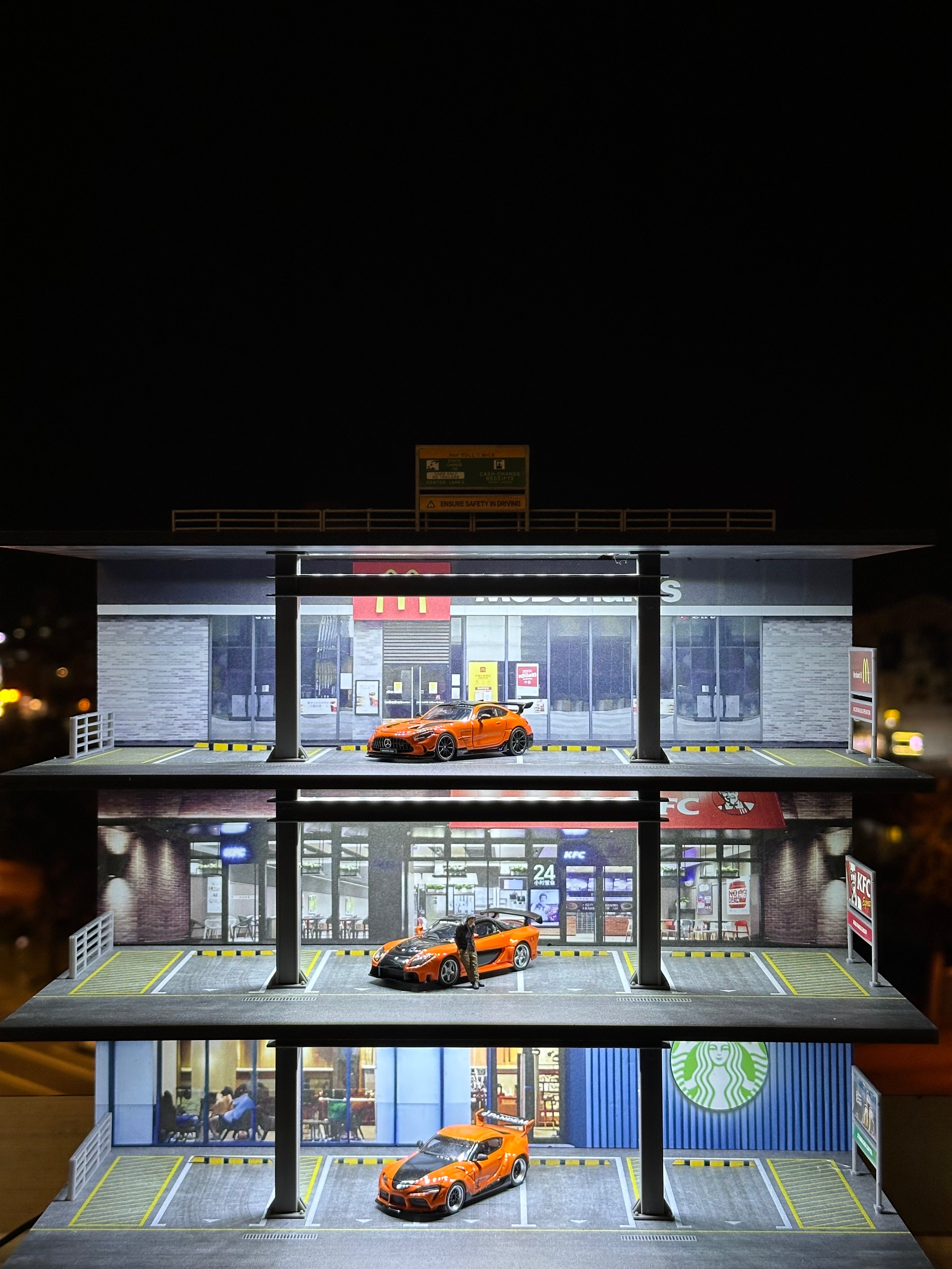 四層 速食店停車場 （俗到靠北）