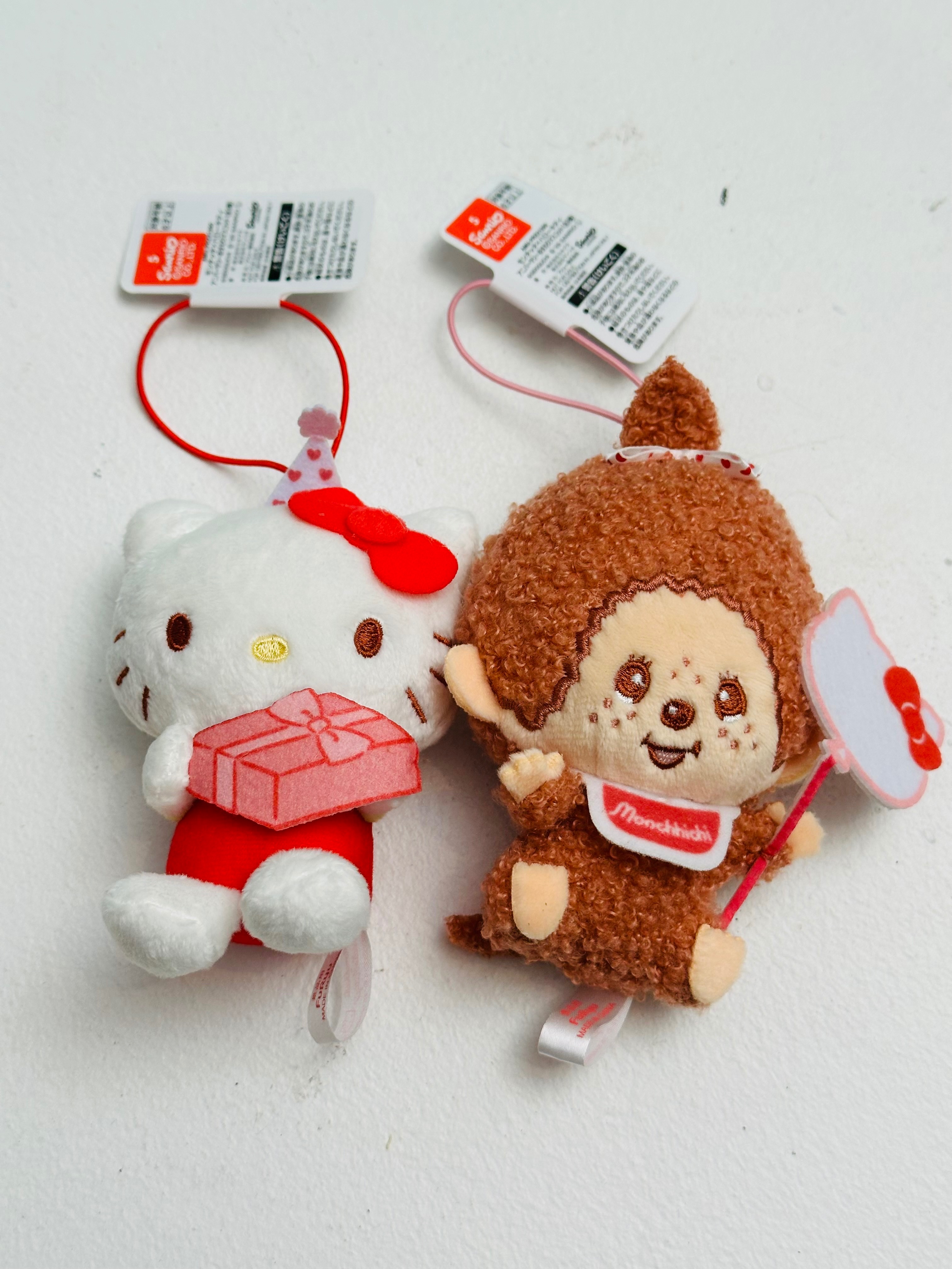 蒙奇奇ＸHello Kitty 週年紀念吊飾