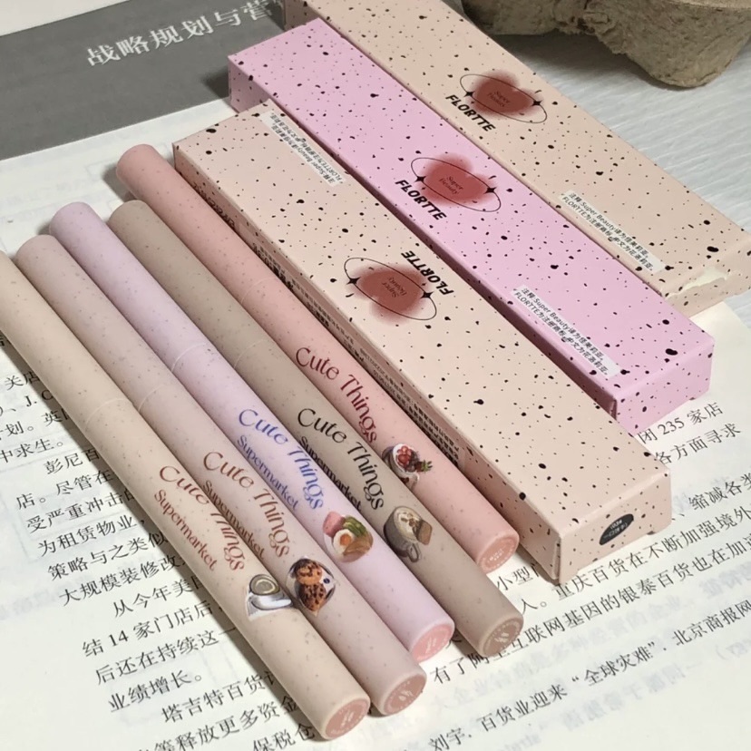 預購🌸花洛莉亞唇線筆