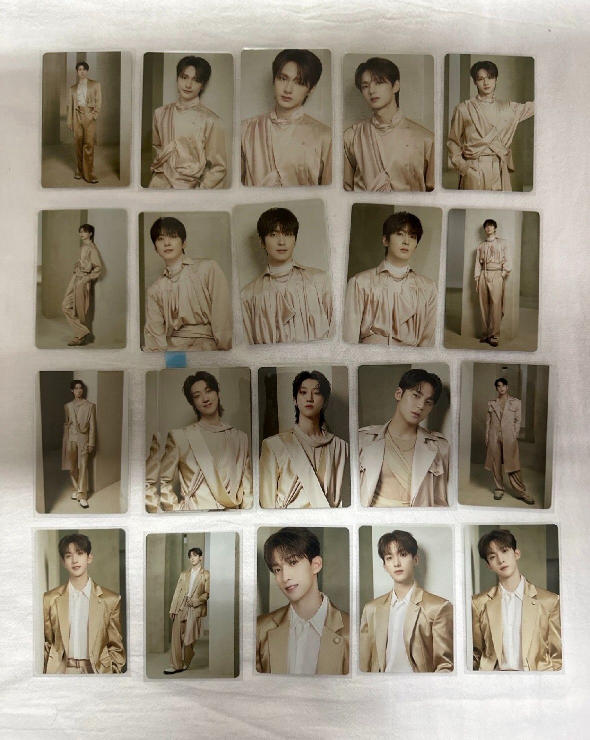 SVT RIGHT HERE KR 卡包卡（🖤單帶不當綁，💙可單帶可當綁）