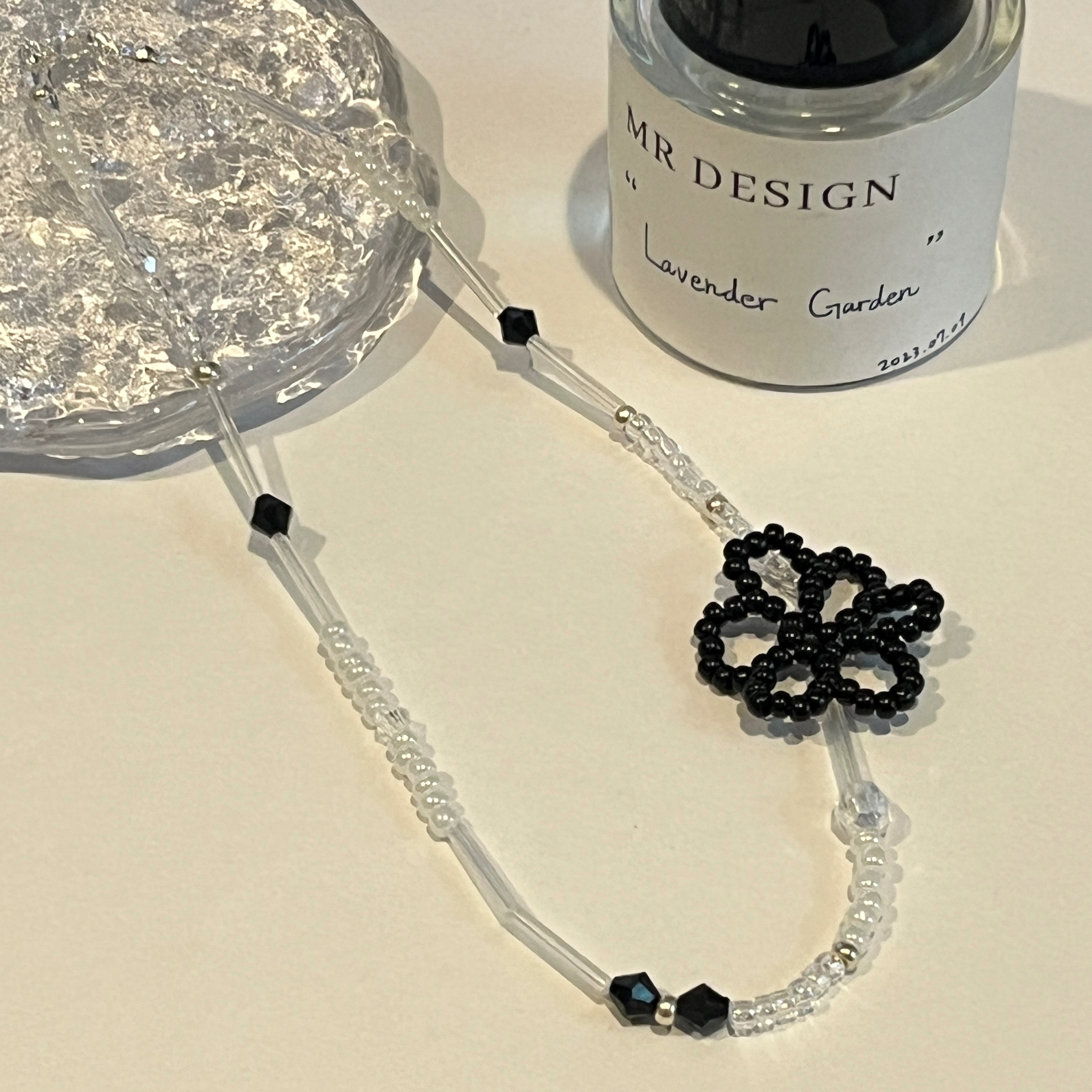 甜酷風黑色小花項鍊🖤