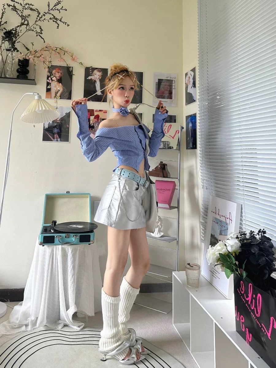 千禧辣妹條紋短款一字領襯衫