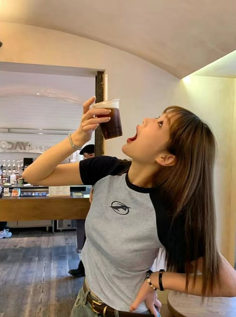 甜美學院風撞色上衣