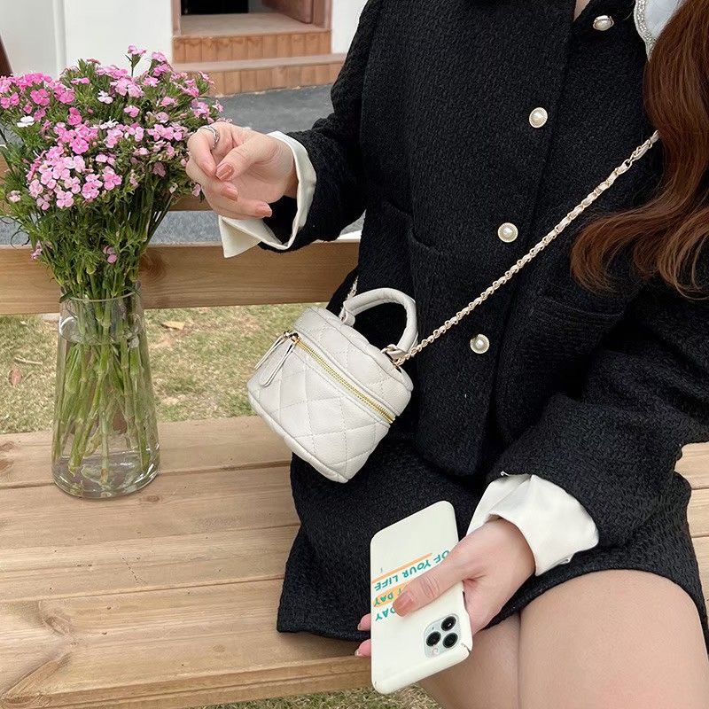 杏茶時光-高級感菱格小香風手提斜背包  4color