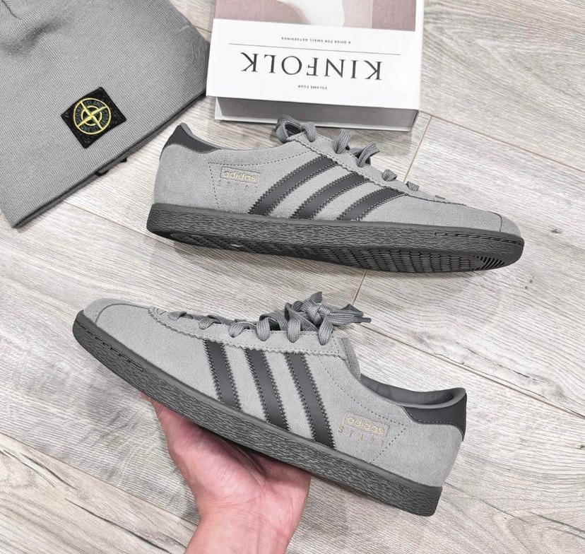 Adidas  格雷灰