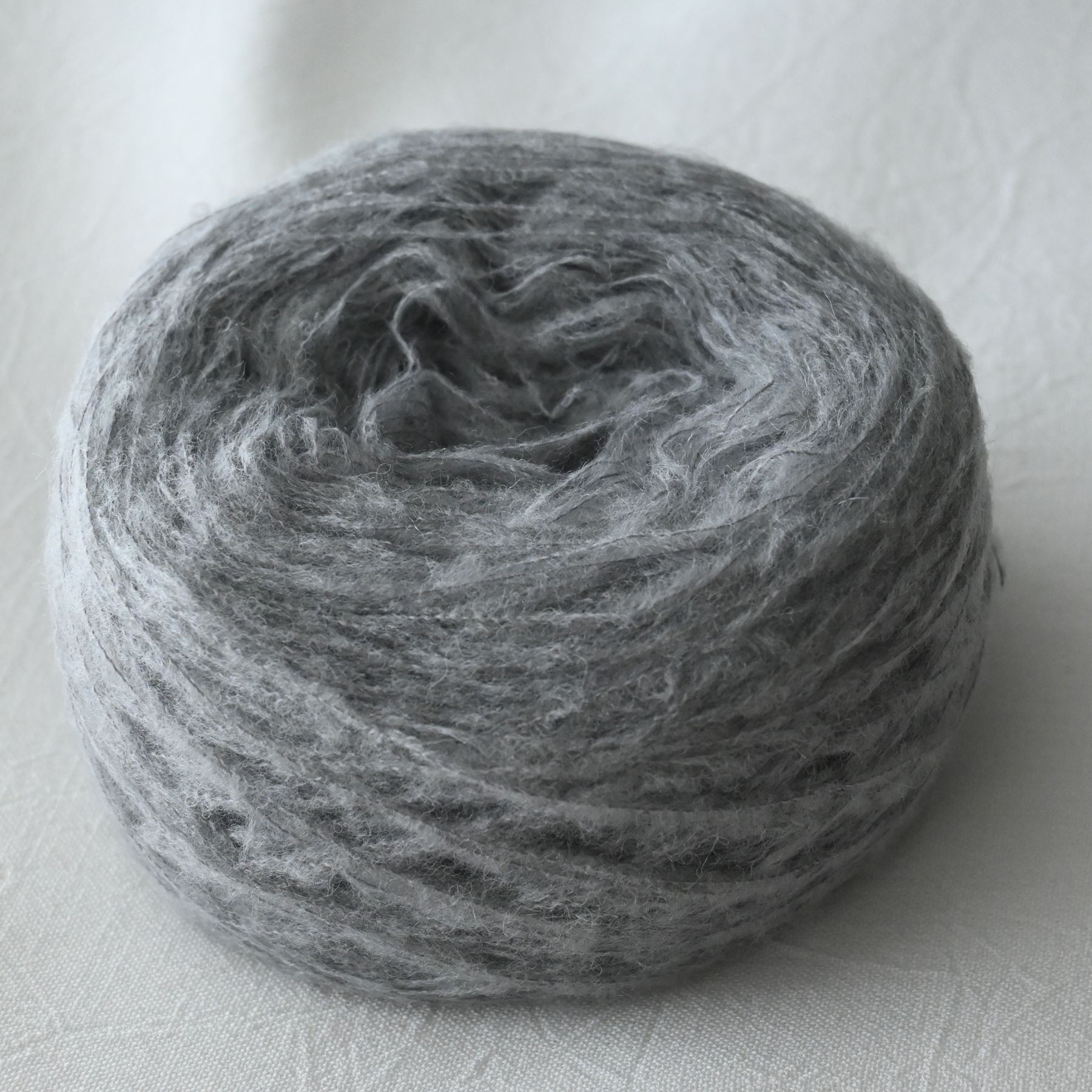 （球紗）霧灰色細拉毛紗-義大利Borgosesia