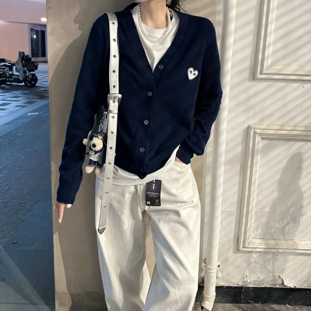 全新日本潮牌-COMME des GARÇONS PLAY 川久保玲 圓領 ＆ V領 白愛心羊毛外套